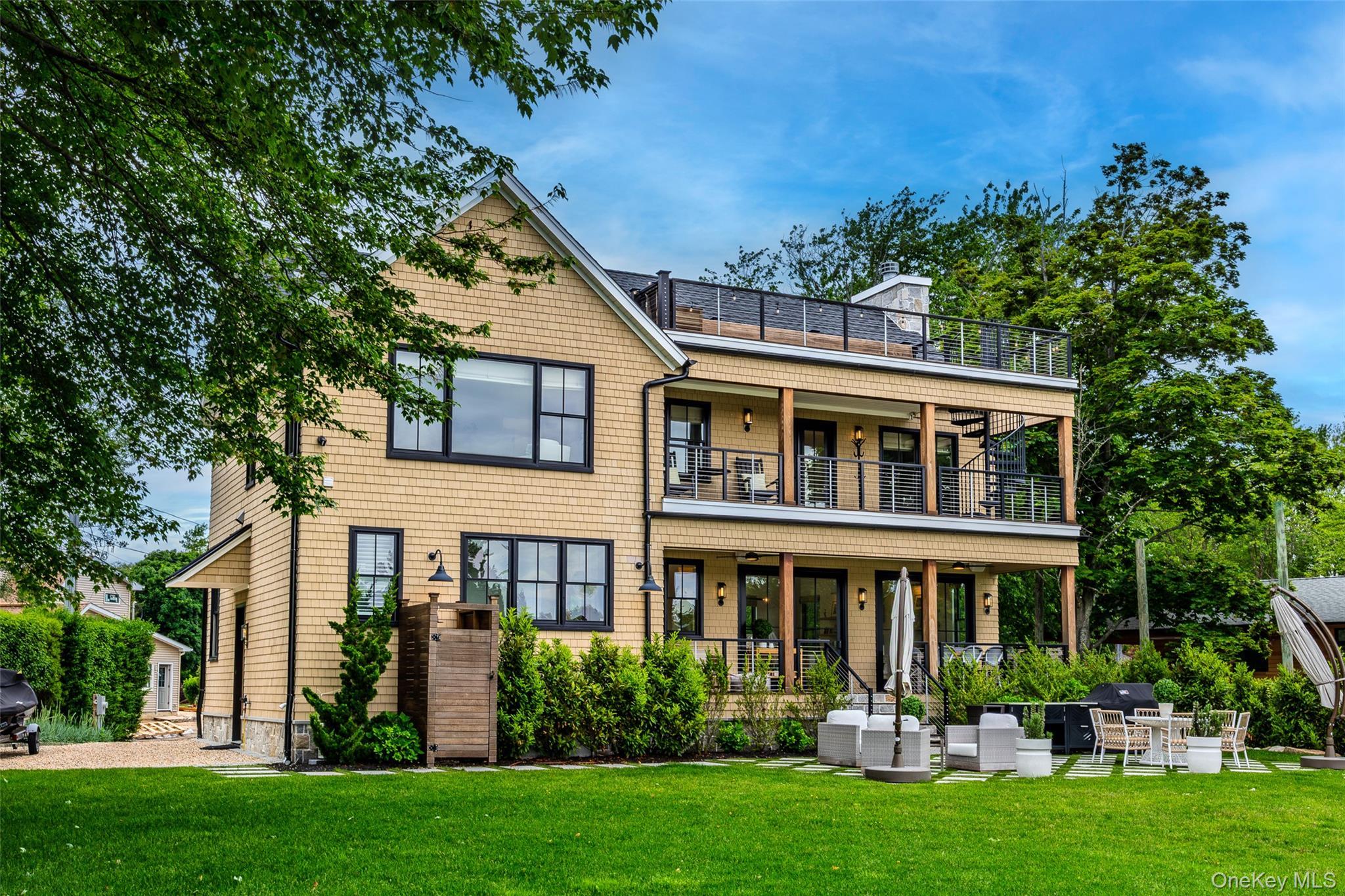 Single Family Williamsburgh Drive Suffolk County, NY 11971, MLS-1005049-36