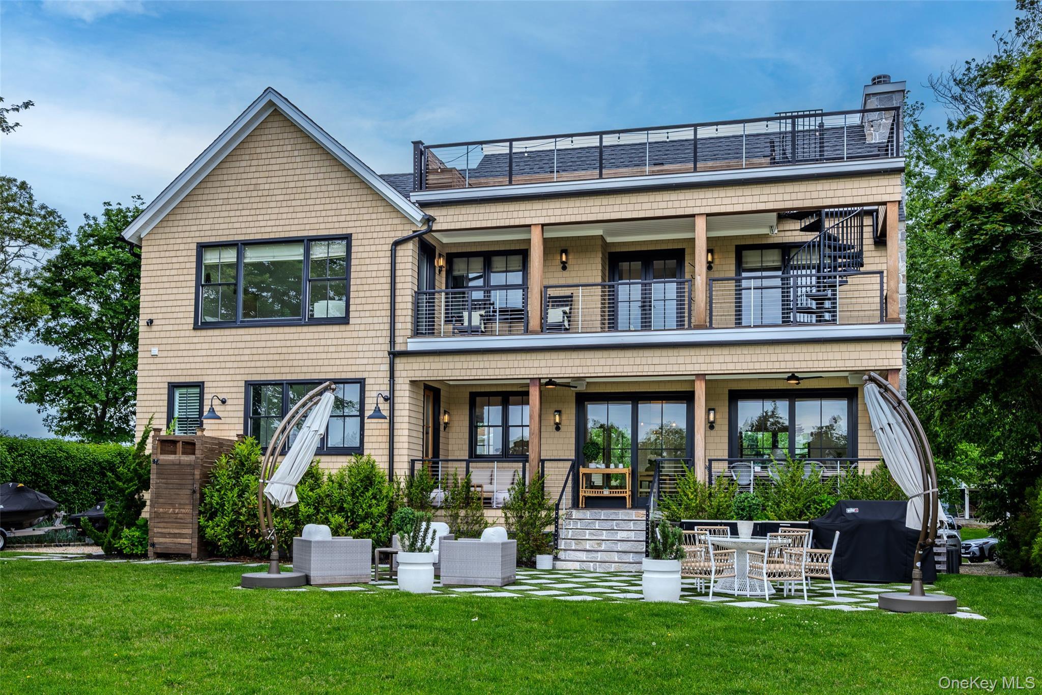 Single Family Williamsburgh Drive Suffolk County, NY 11971, MLS-1005049-37