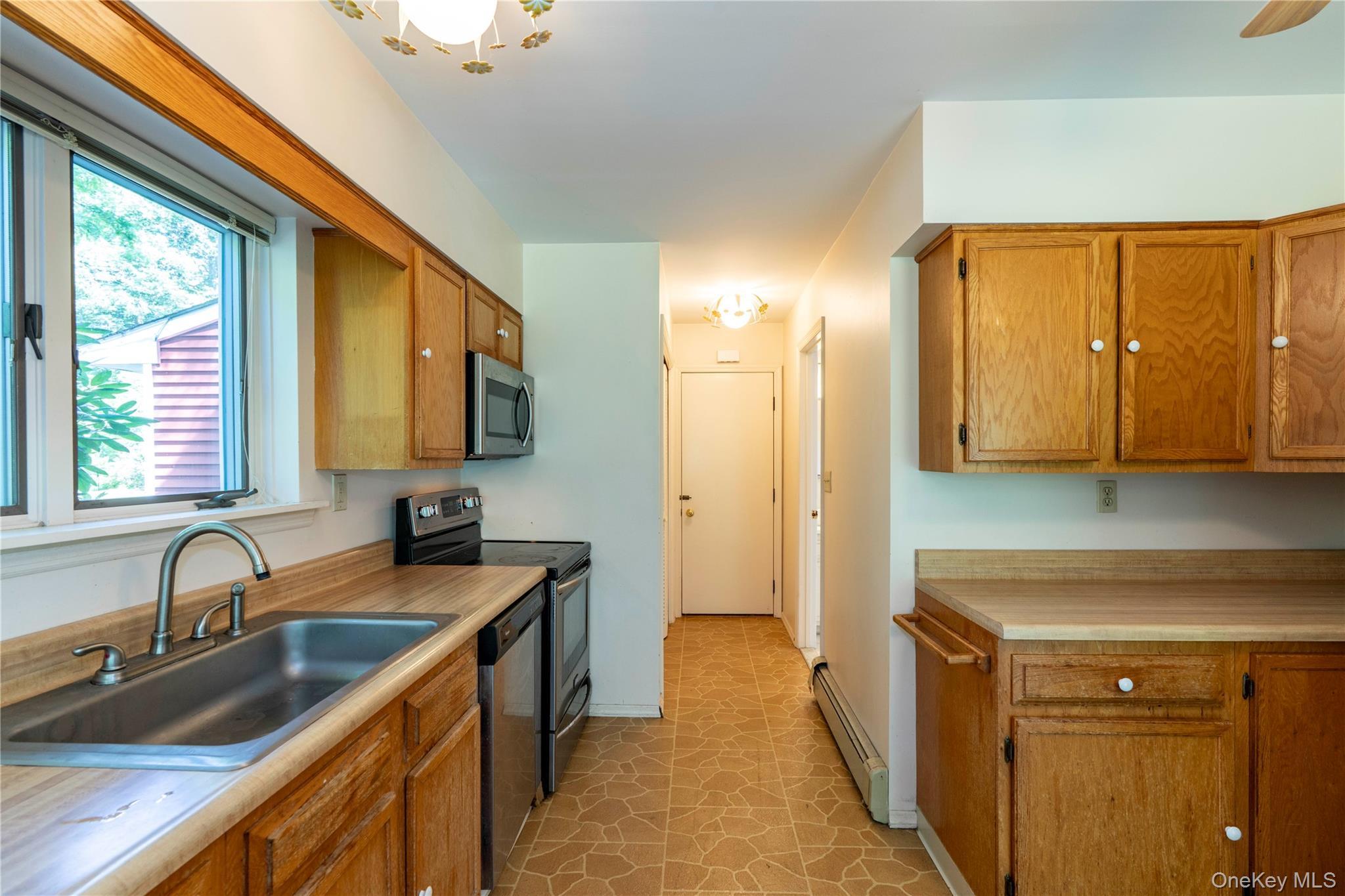Single Family Goldfinch Drive Dutchess County, NY 12578, MLS-1005051-14