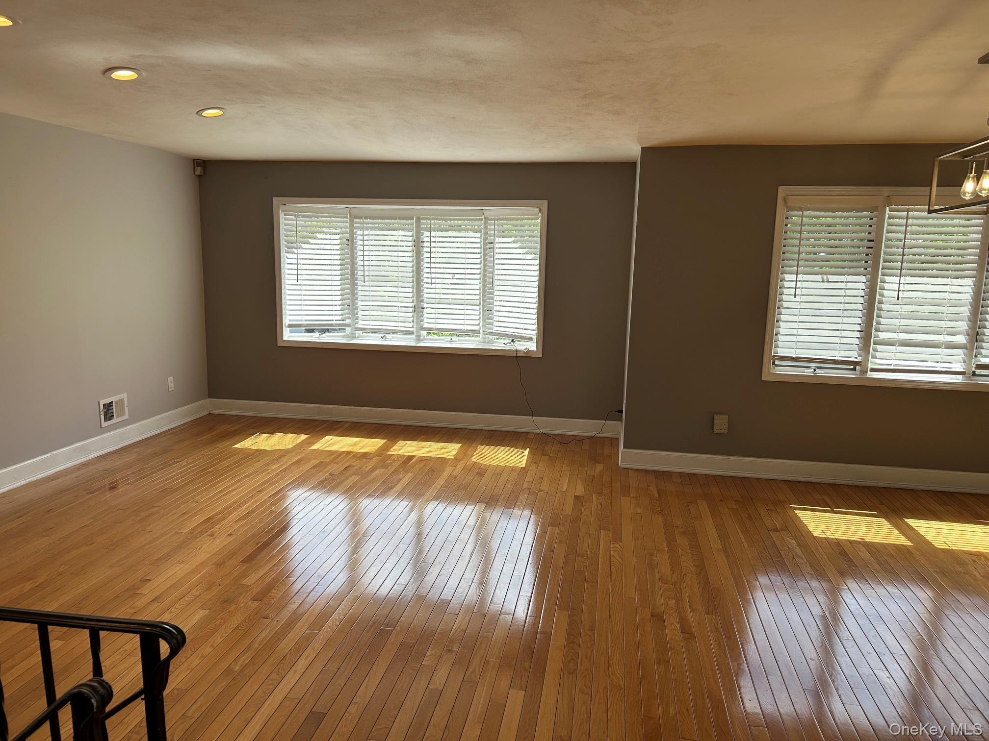 Single Family Gervil Street Staten Island, NY 10309, MLS-1005076-12
