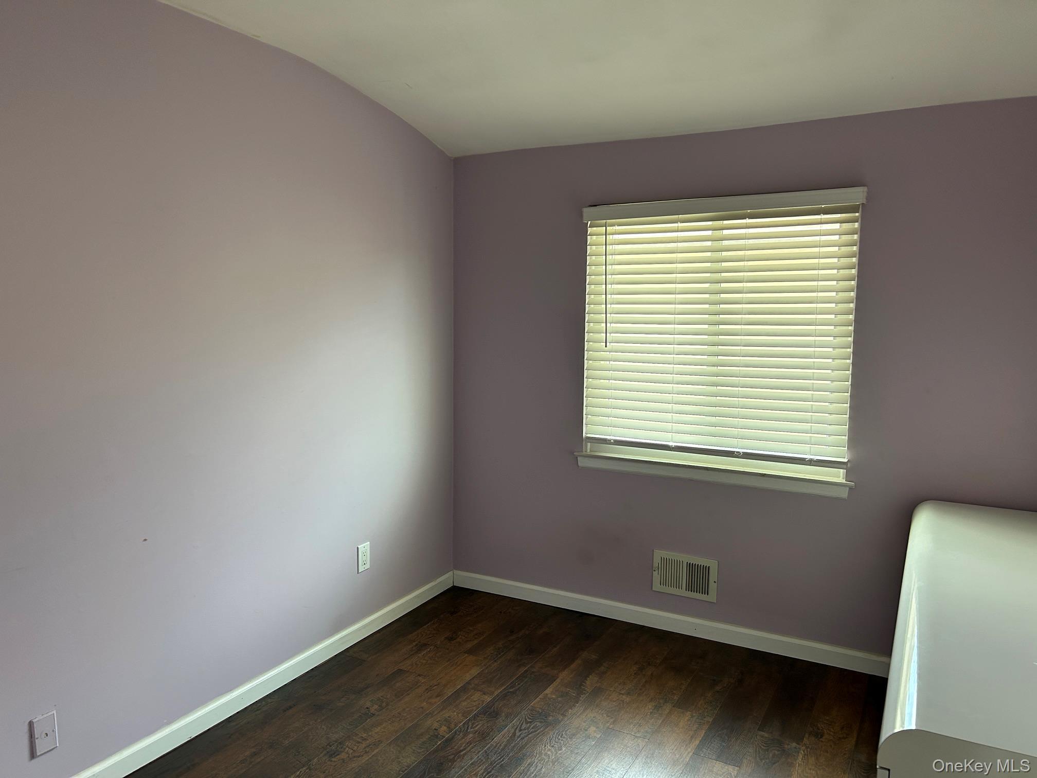 Single Family Gervil Street Staten Island, NY 10309, MLS-1005076-17