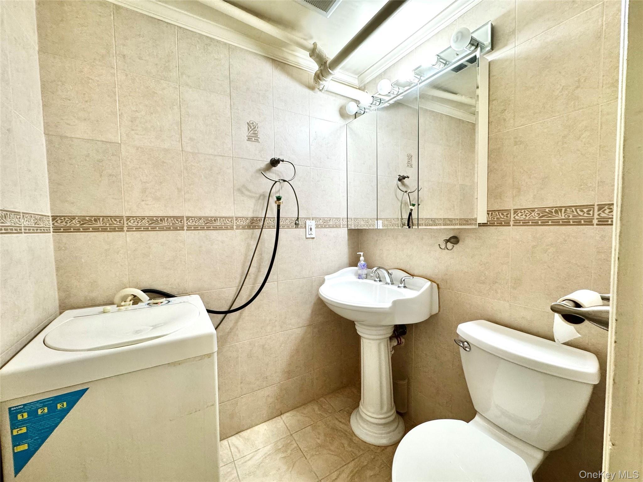 Single Family 150th Street Queens, NY 11357, MLS-1005082-19