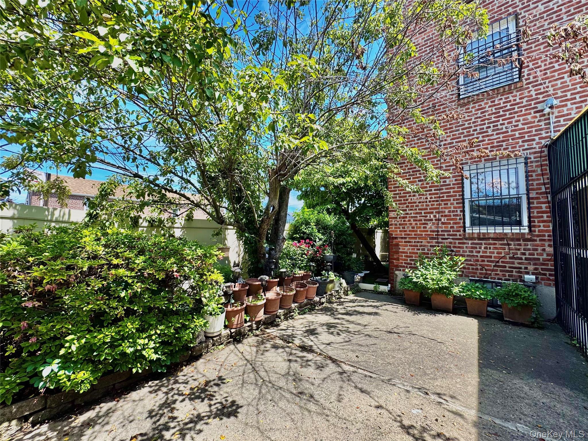 Single Family 150th Street Queens, NY 11357, MLS-1005082-23
