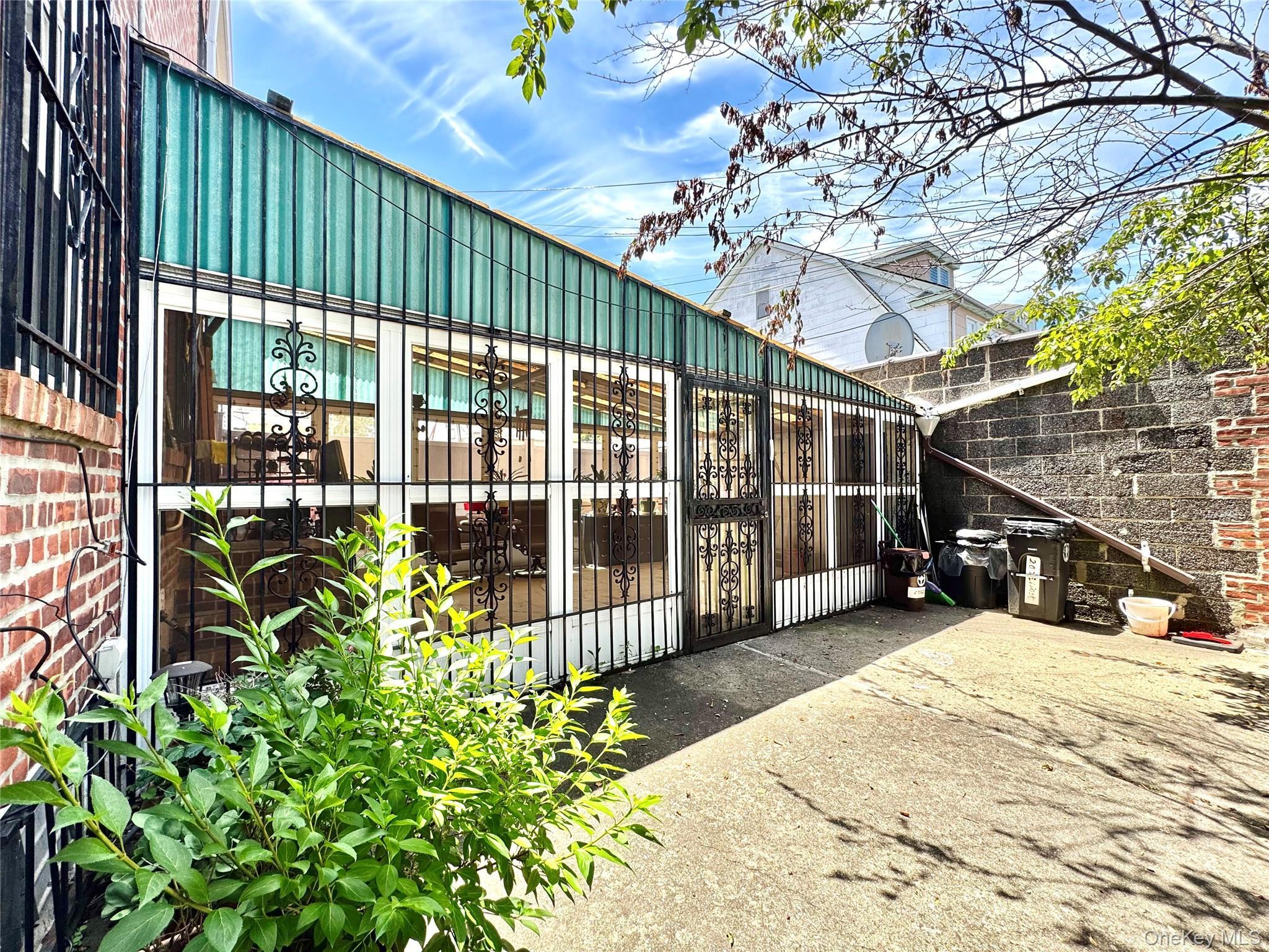 Single Family 150th Street Queens, NY 11357, MLS-1005082-25