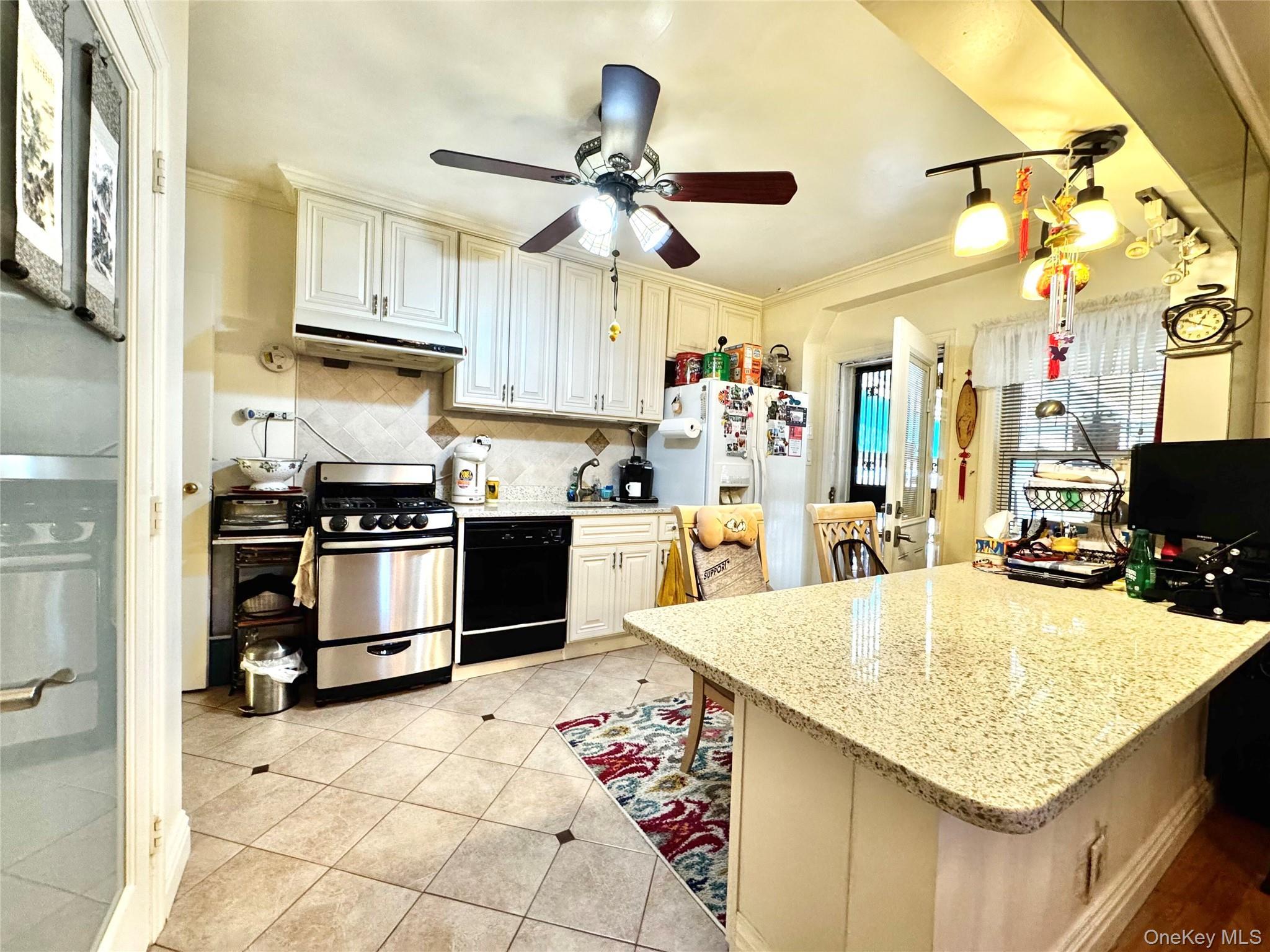 Single Family 150th Street Queens, NY 11357, MLS-1005082-8