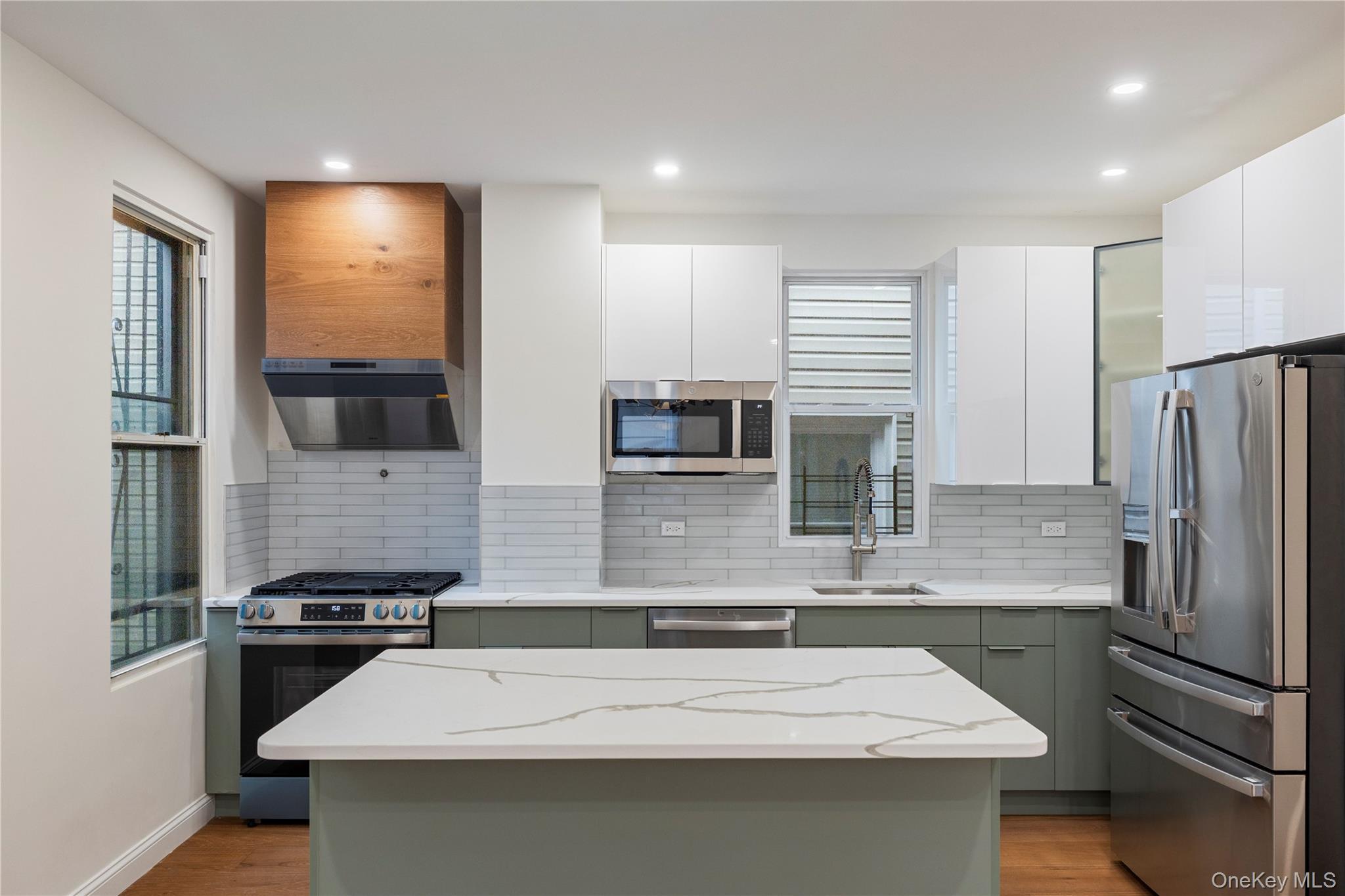 Single Family Ely  Bronx, NY 10469, MLS-1005091-3