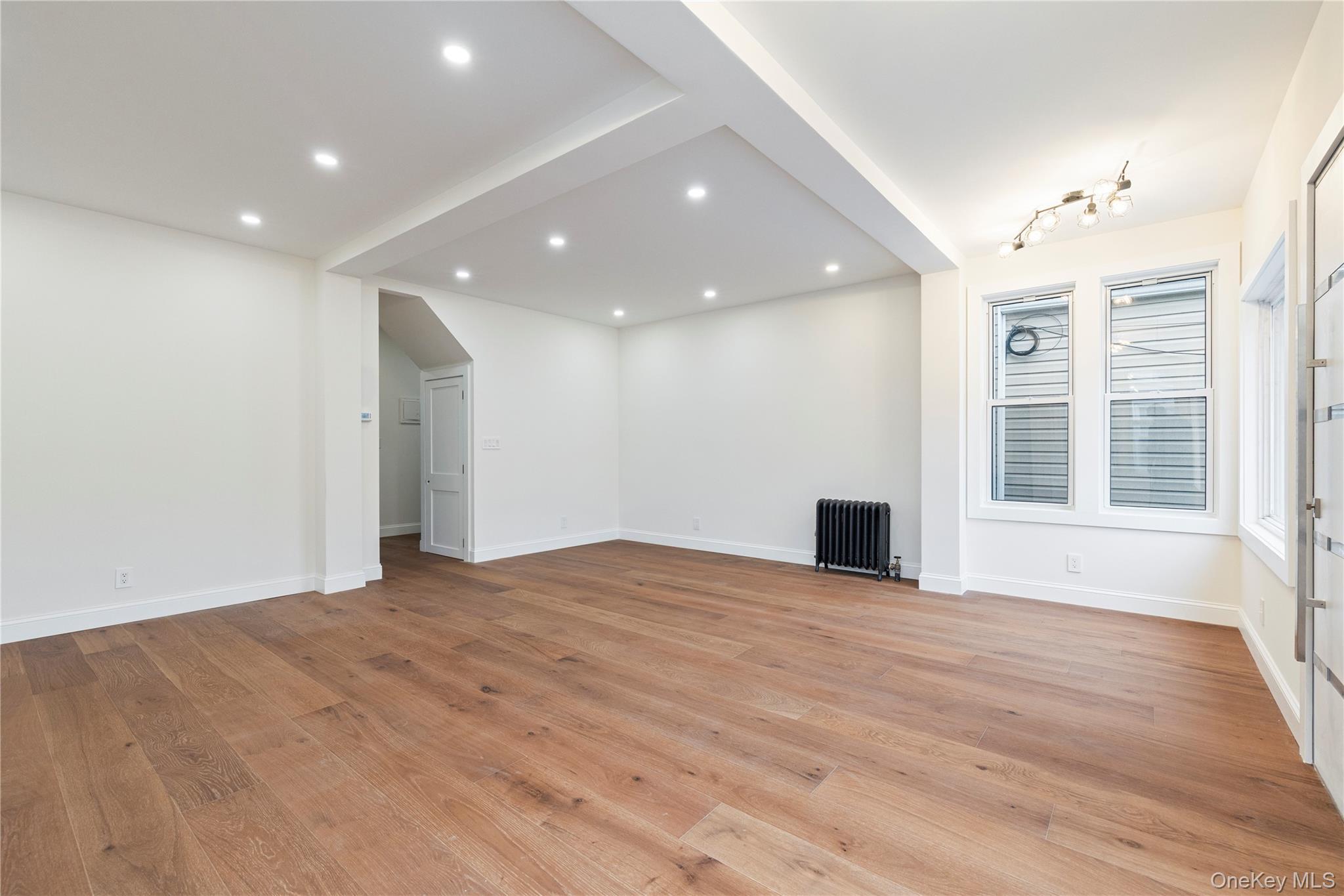 Single Family Ely  Bronx, NY 10469, MLS-1005091-4