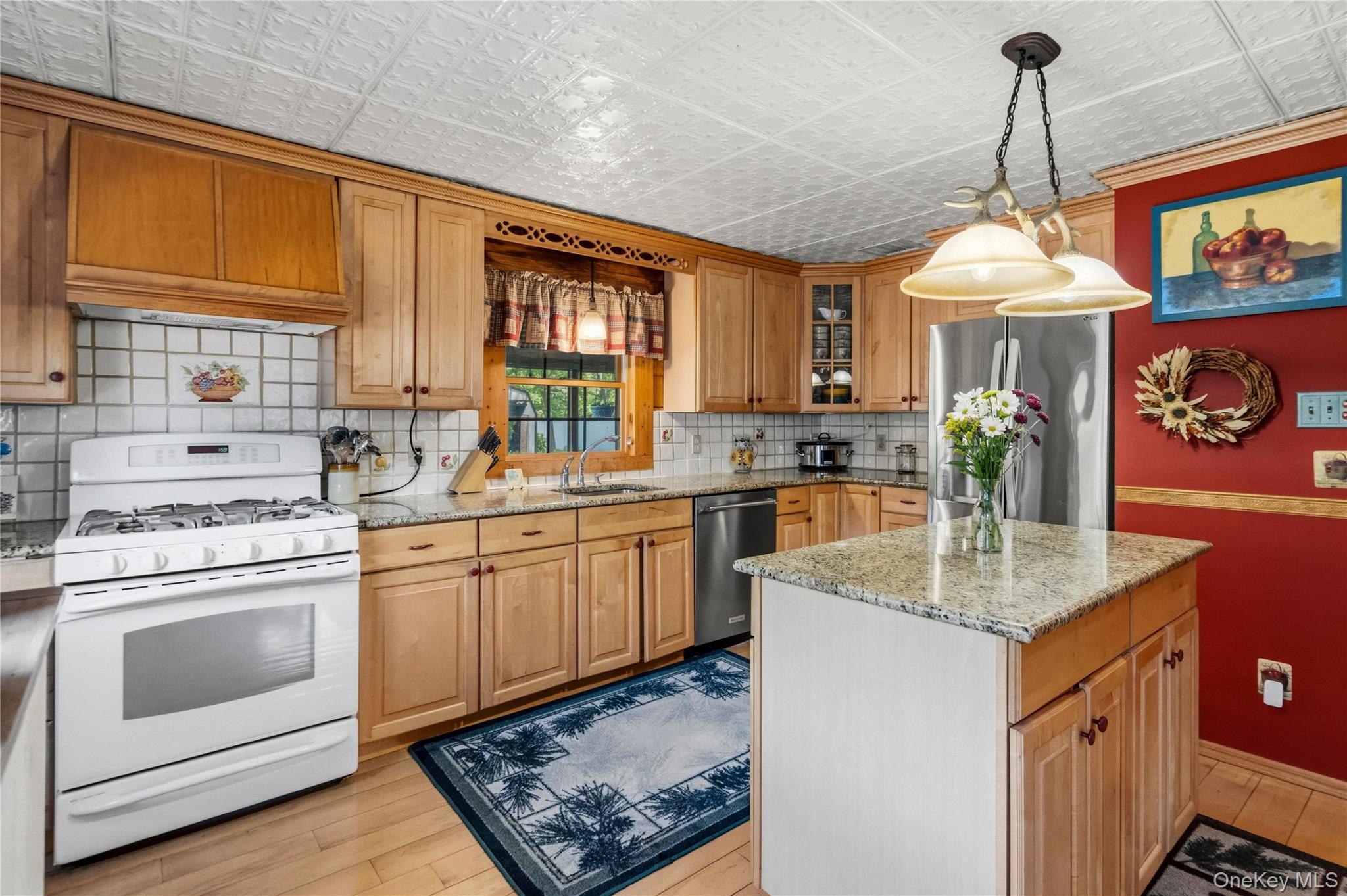 Single Family Woodland Avenue Suffolk County, NY 11949, MLS-1005096-16