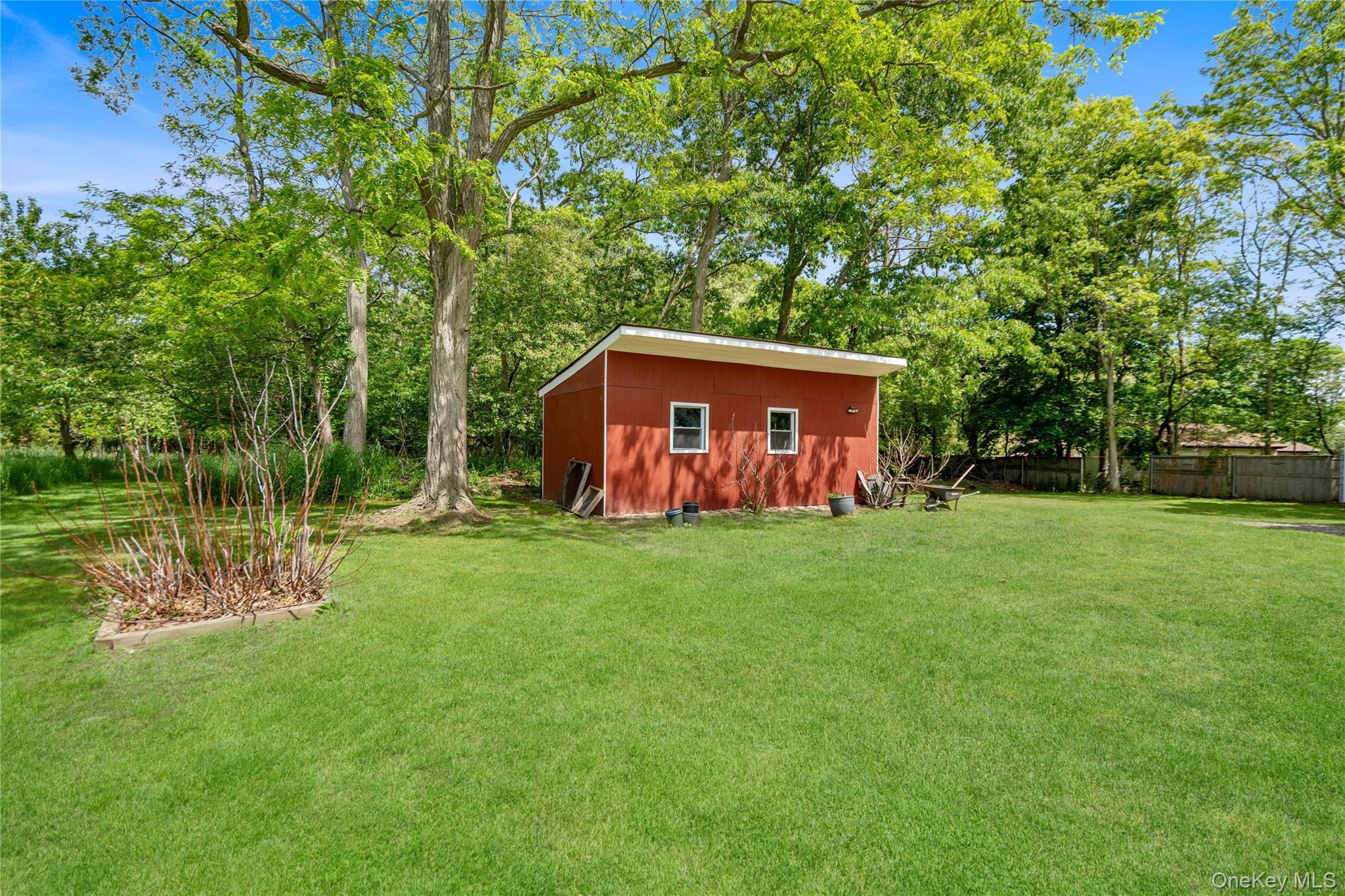 Single Family Woodland Avenue Suffolk County, NY 11949, MLS-1005096-30