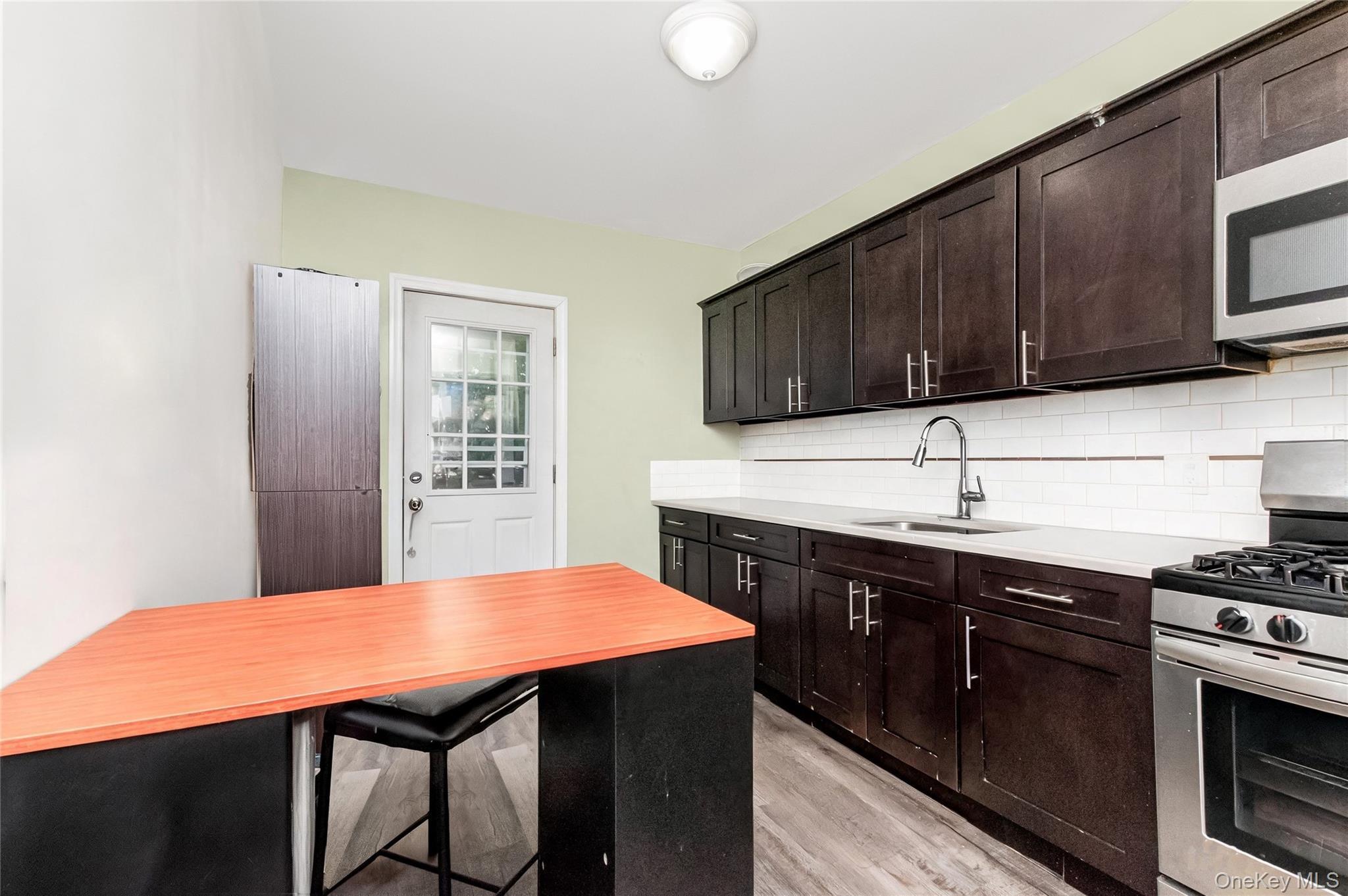 Single Family Harrington  Bronx, NY 10461, MLS-1005101-11