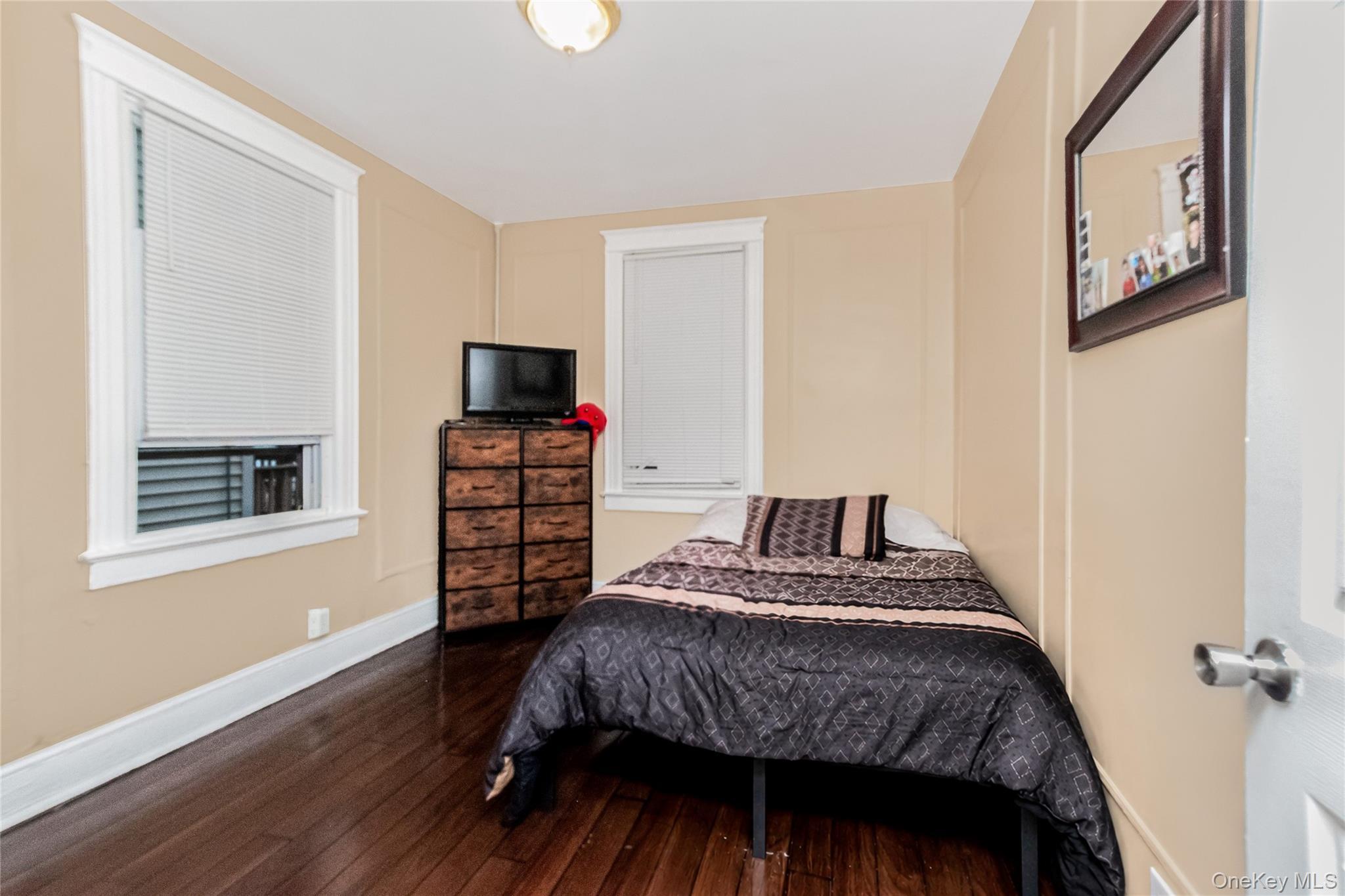Single Family Harrington  Bronx, NY 10461, MLS-1005101-9