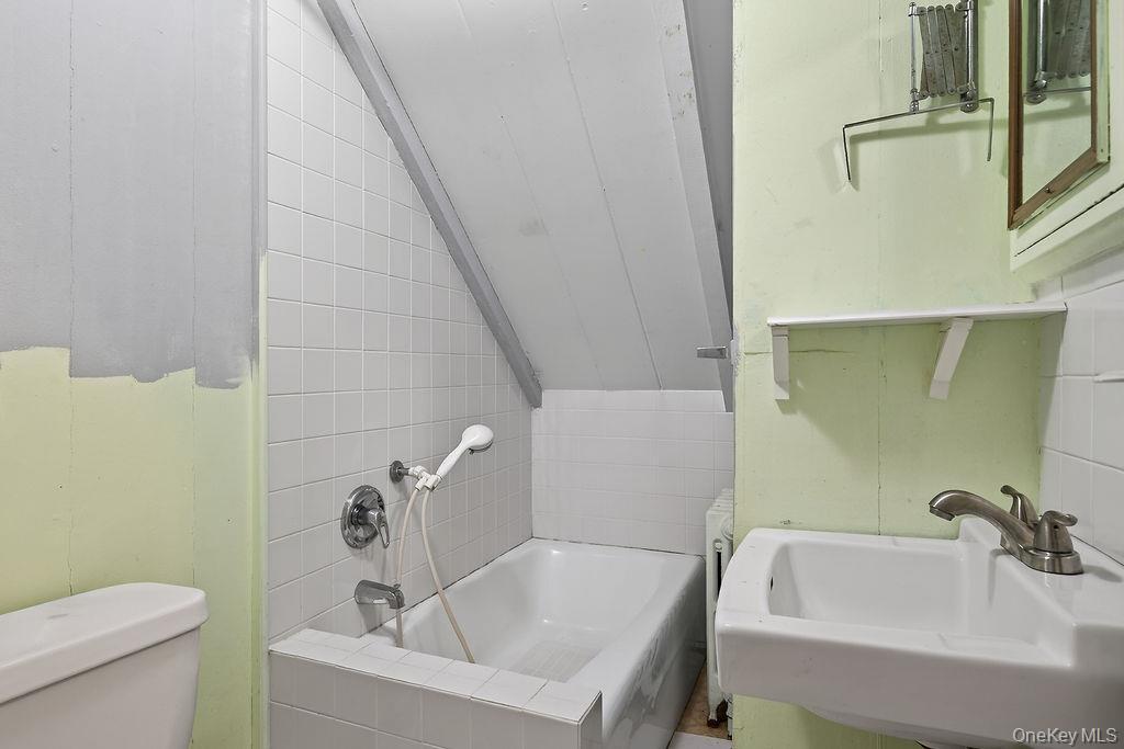 Single Family Pinesbridge Road  Westchester County, NY 10562, MLS-1005133-38