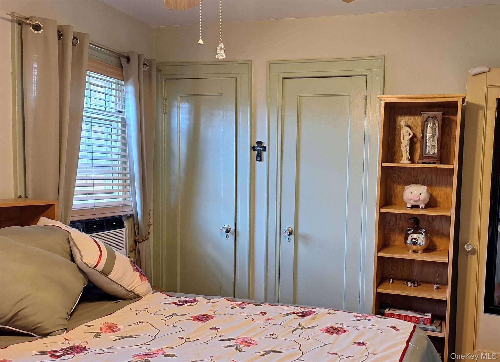 Single Family 96th  Queens, NY 11421, MLS-1005142-21