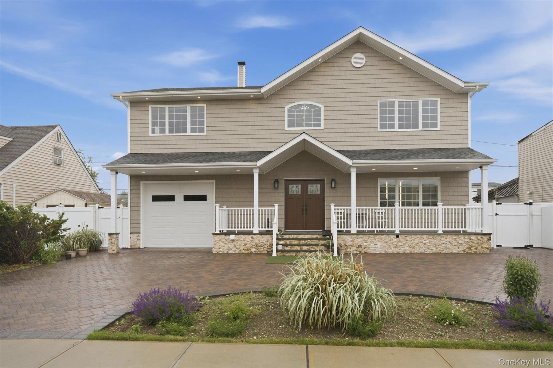 Single Family Raven Street Nassau County, NY 11756, MLS-1005180-2