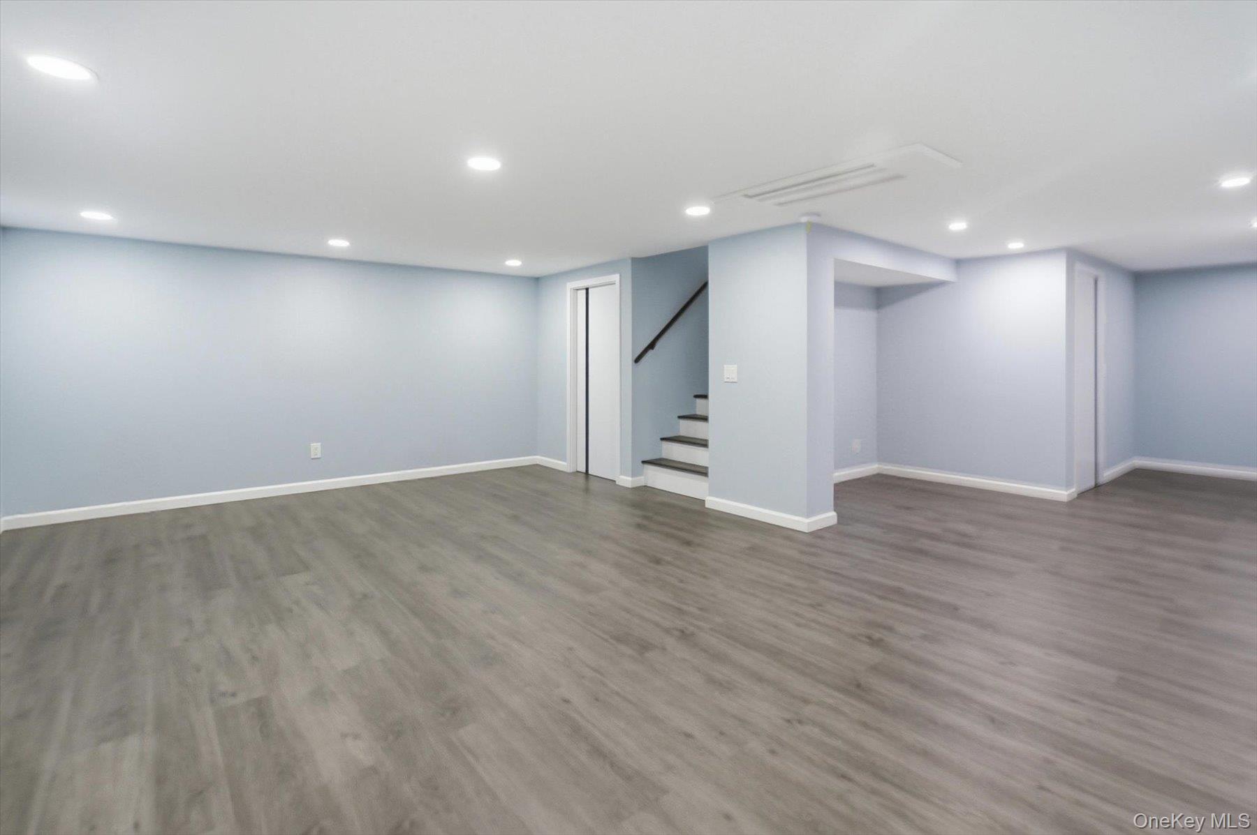 Single Family Raven Street Nassau County, NY 11756, MLS-1005180-25