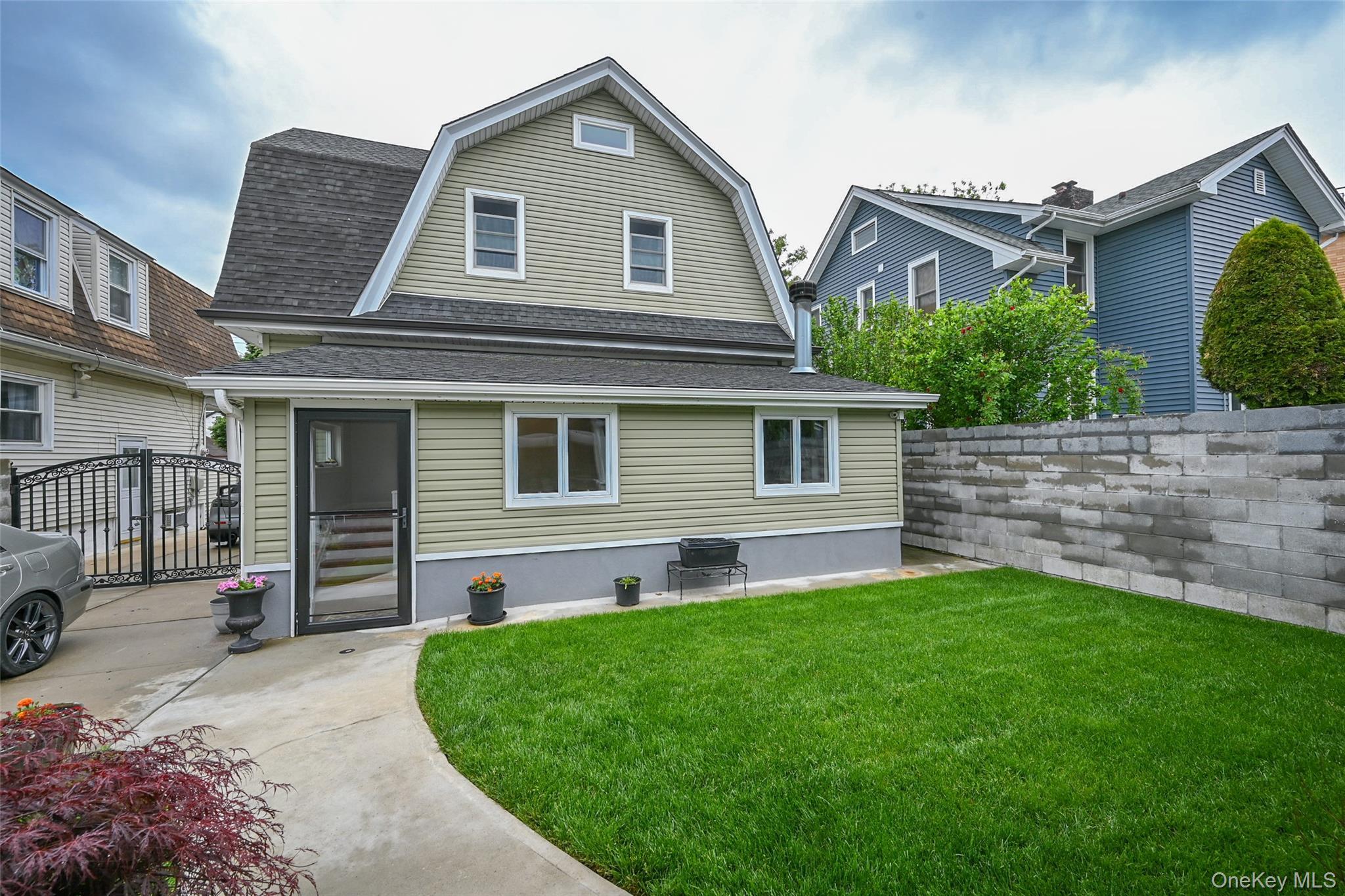 Single Family 101st Avenue Queens, NY 11429, MLS-1005191-5
