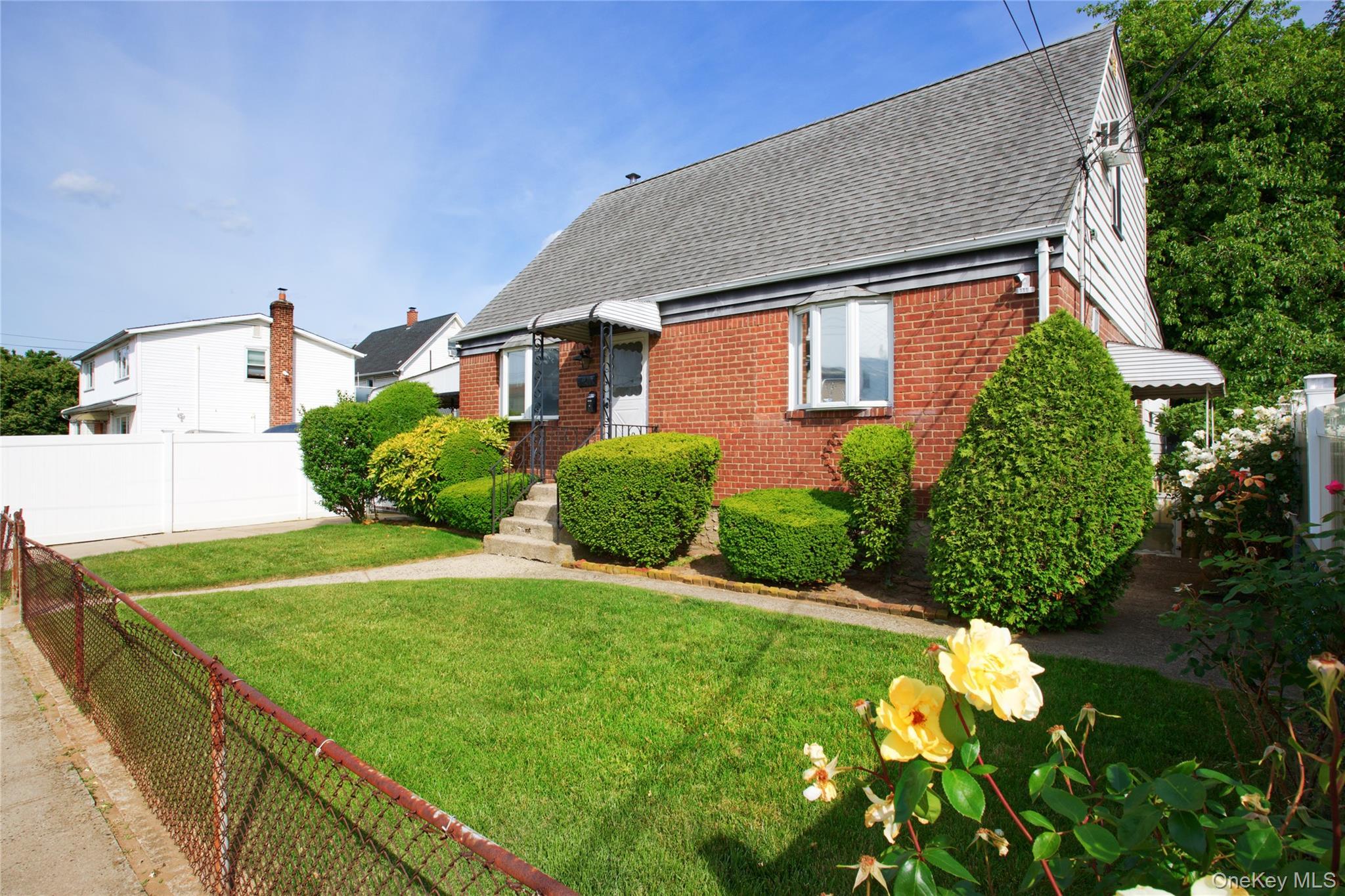 Single Family Caney  Queens, NY 11422, MLS-1005199-2