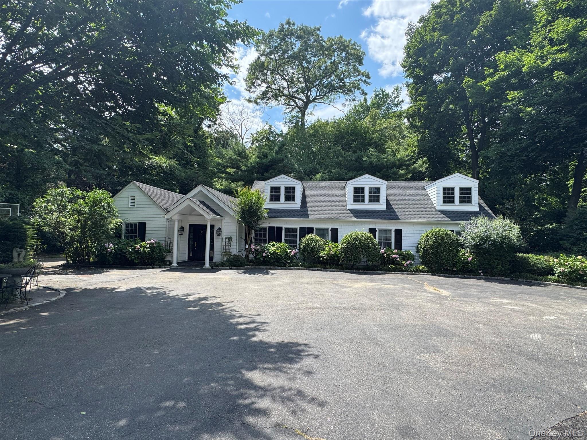 Single Family Stonegate Lane  Nassau County, NY 11545, MLS-1005247-34