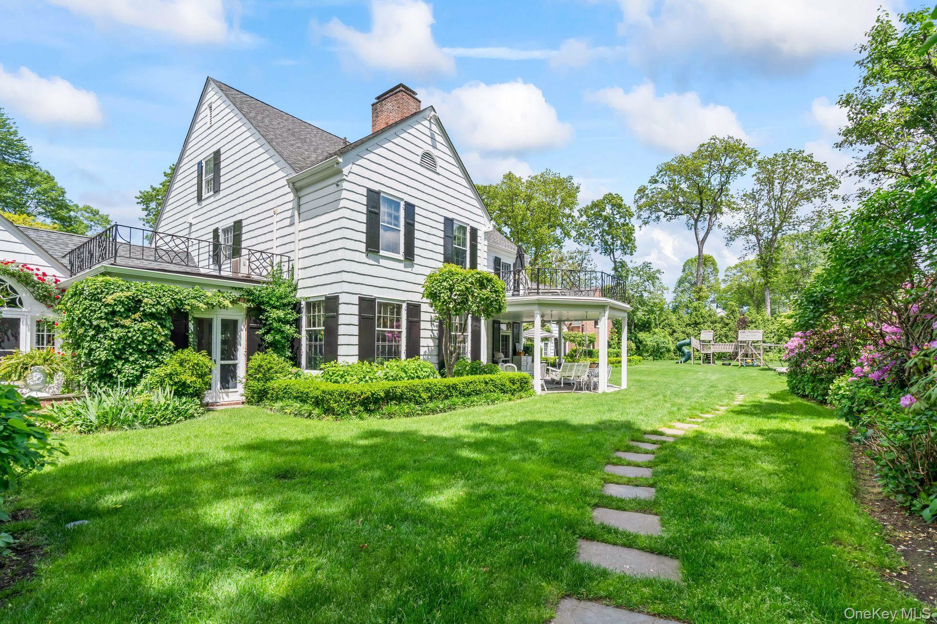 Single Family Stonegate Lane  Nassau County, NY 11545, MLS-1005247-37