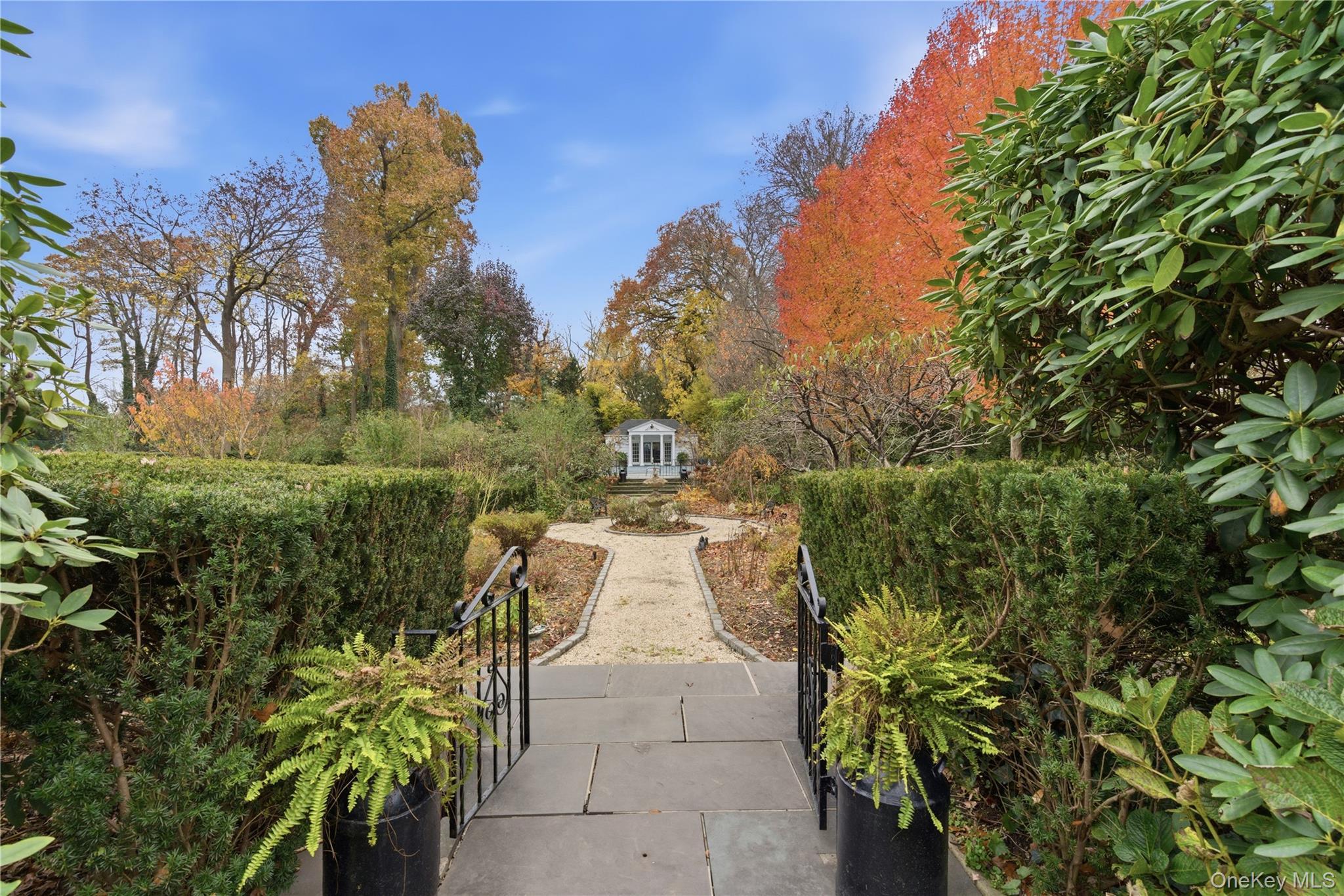 Single Family Stonegate Lane  Nassau County, NY 11545, MLS-1005247-42