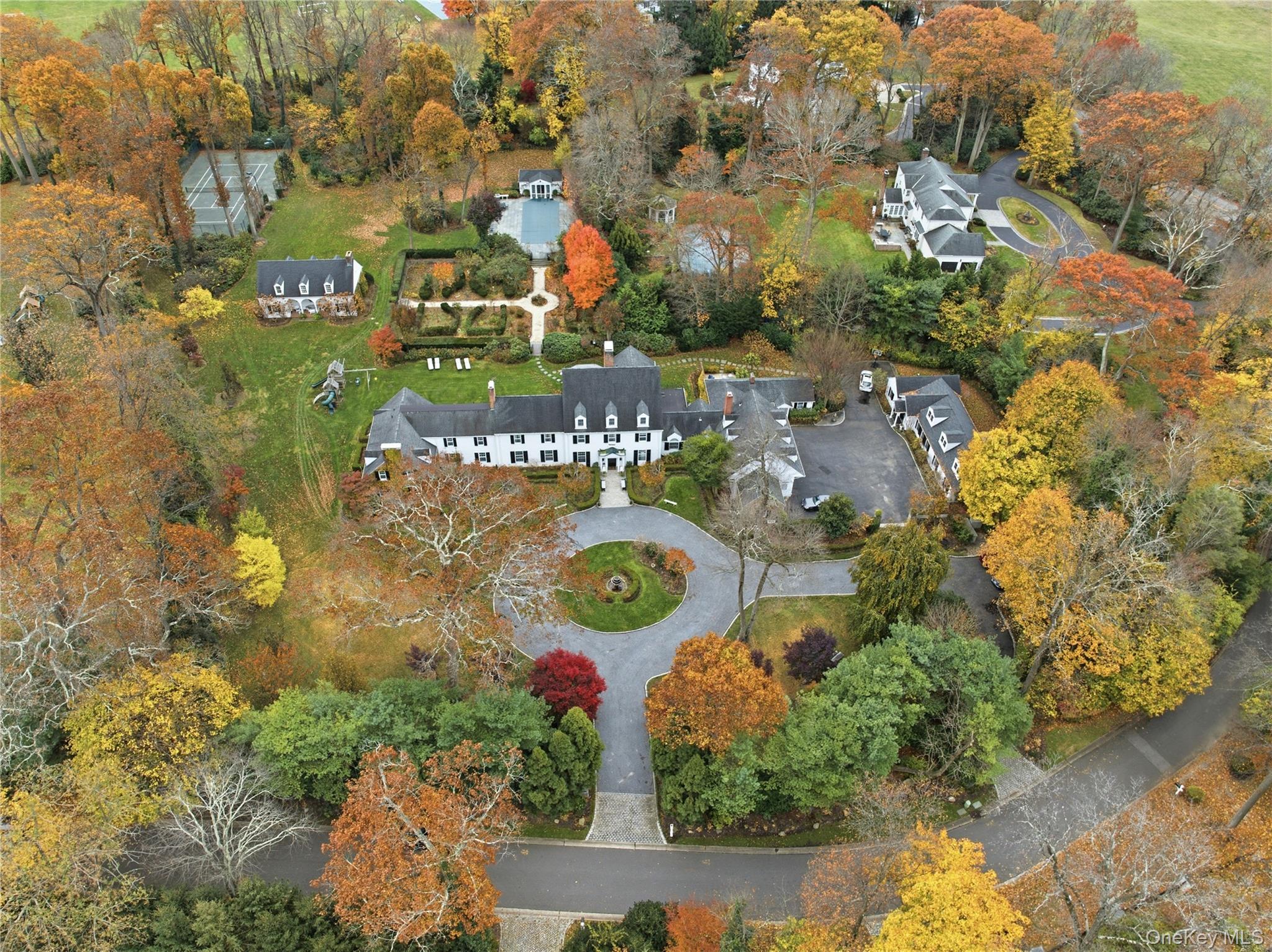 Single Family Stonegate Lane  Nassau County, NY 11545, MLS-1005247-47
