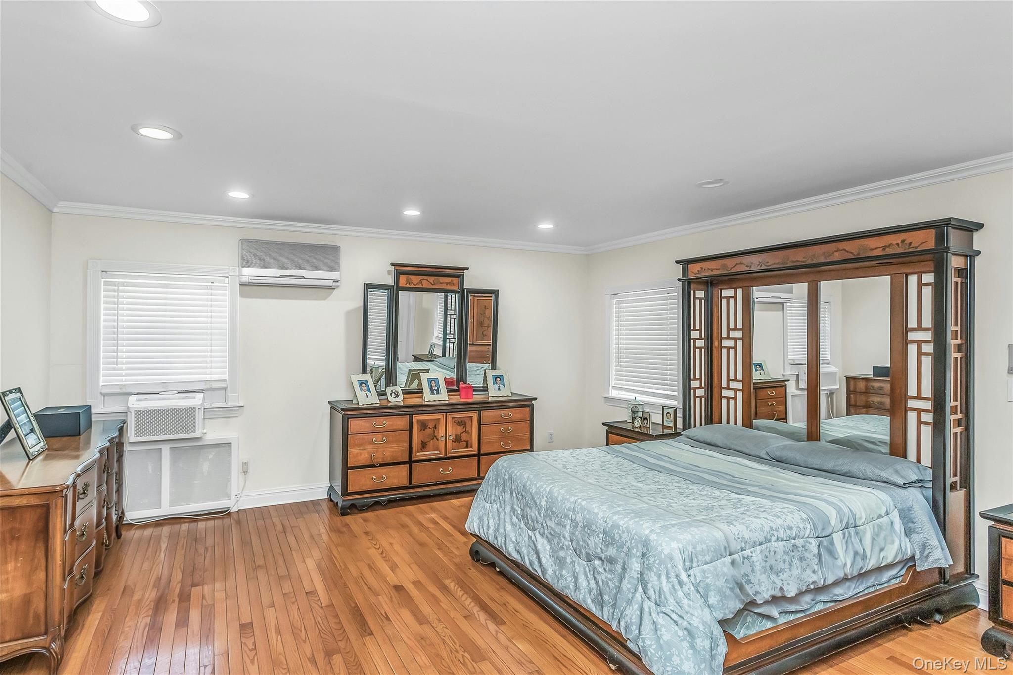 Single Family 33rd Avenue Queens, NY 11361, MLS-1005254-15