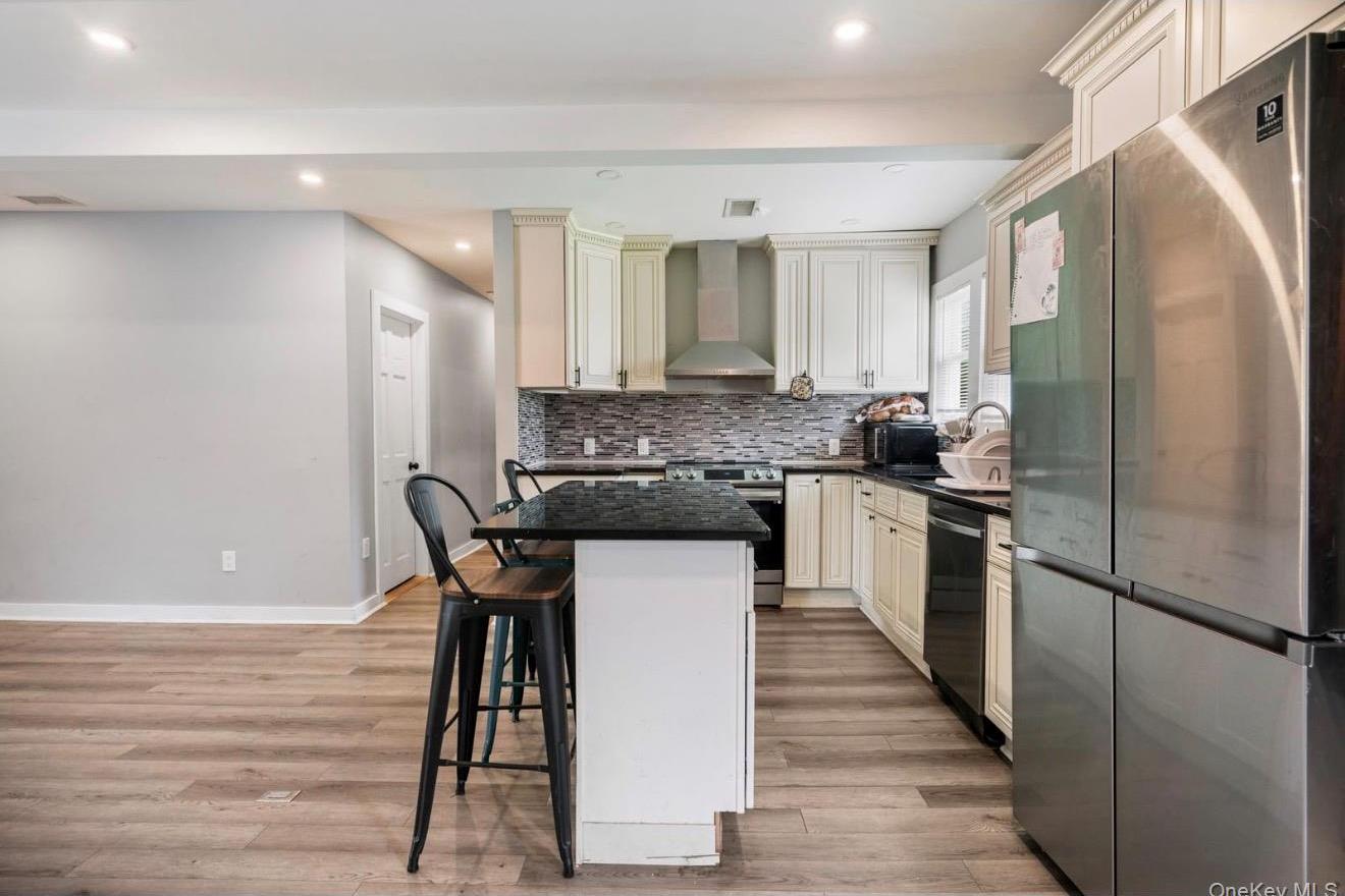 Single Family Bushwick Avenue Suffolk County, NY 11717, MLS-1005256-4