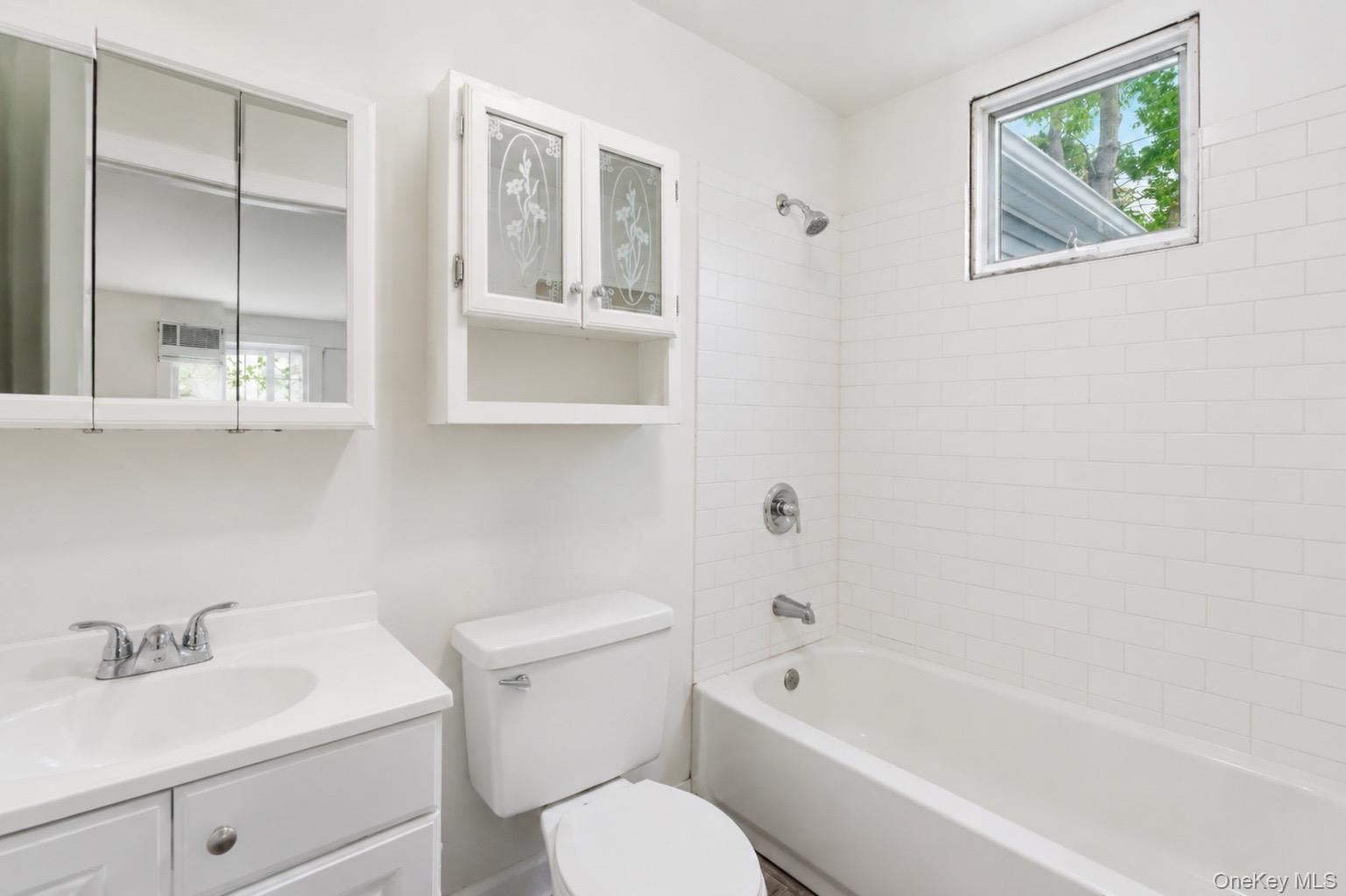 Single Family Taft Avenue  Suffolk County, NY 11751, MLS-1005262-16