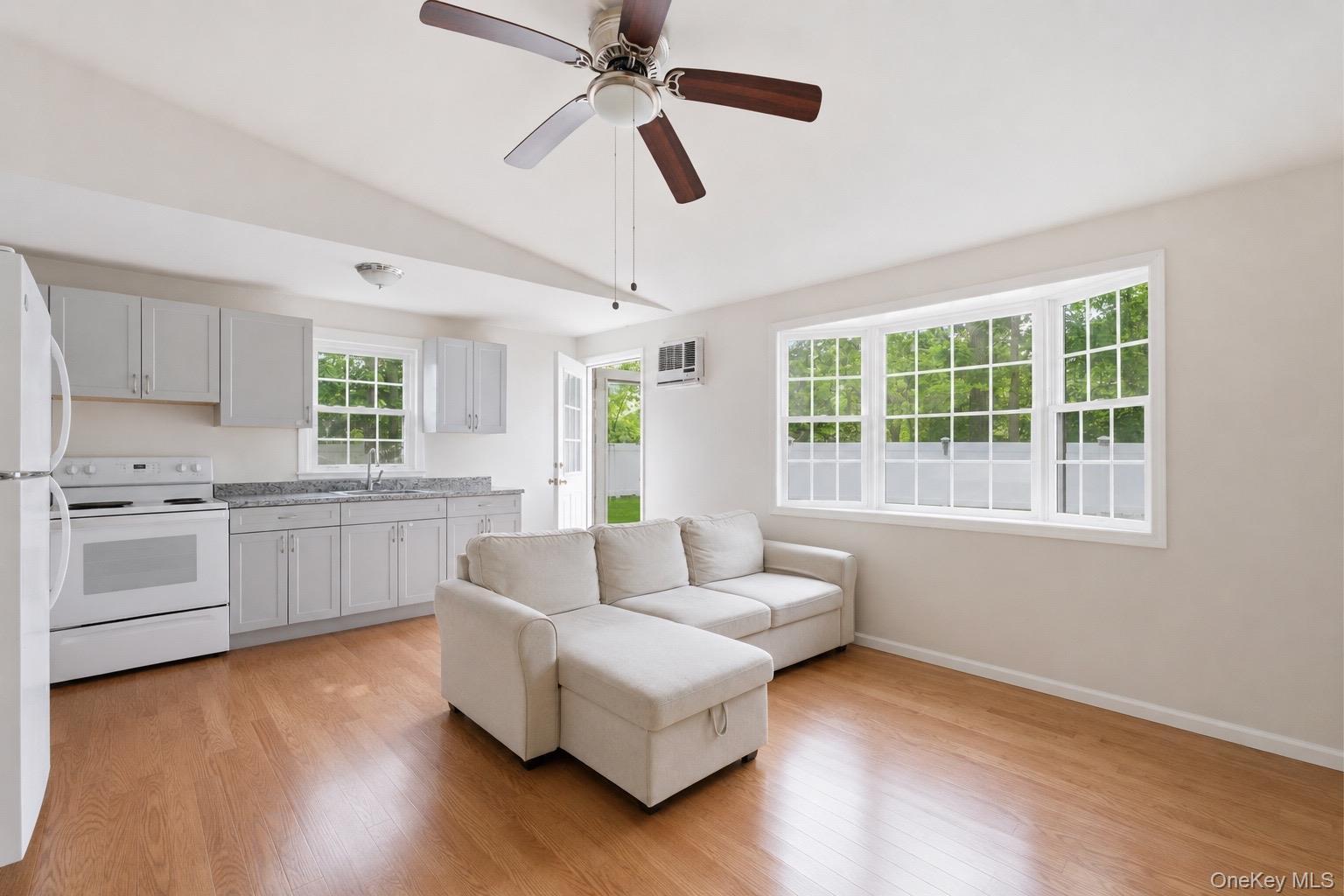 Single Family Taft Avenue  Suffolk County, NY 11751, MLS-1005262-17