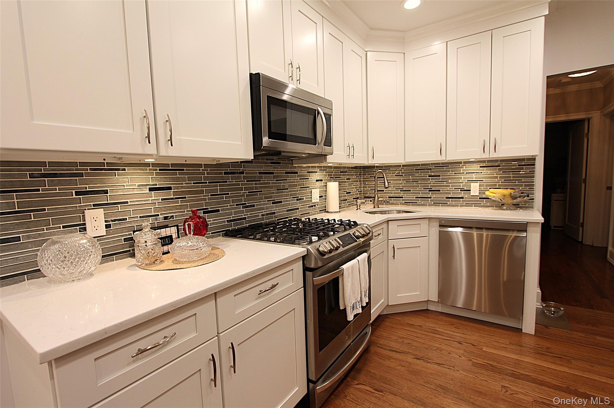 Single Family 81st Queens, NY 11379, MLS-1005352-6