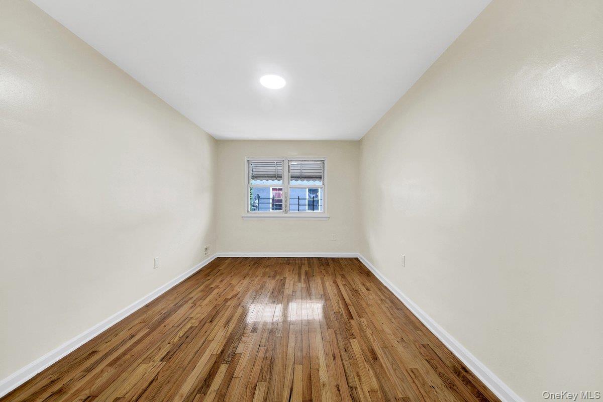 Apartment Bronxwood Avenue  Bronx, NY 10469, MLS-1005369-3