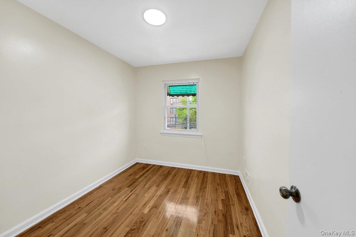 Apartment Bronxwood Avenue  Bronx, NY 10469, MLS-1005369-5