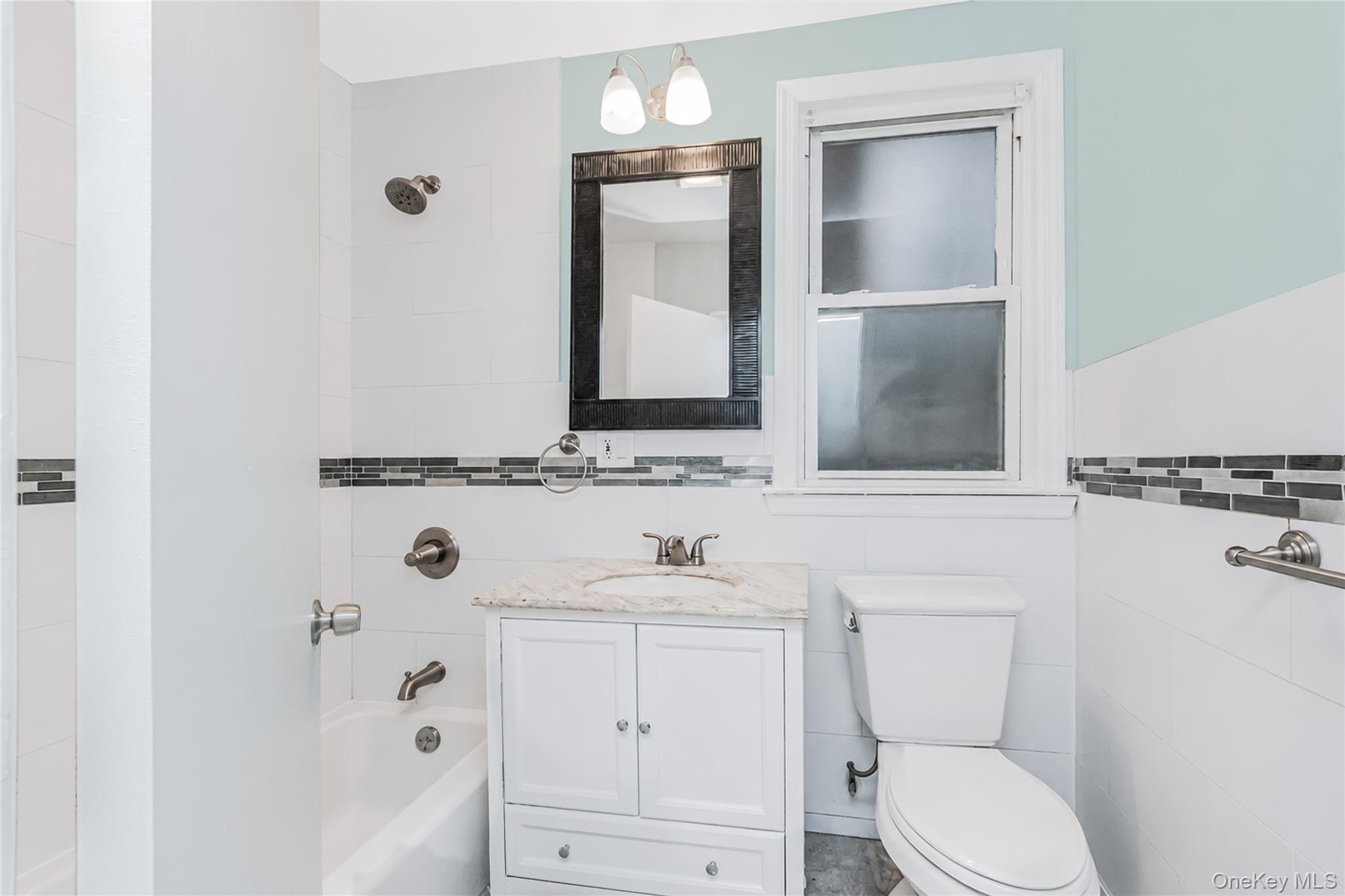 Single Family Harrington  Bronx, NY 10461, MLS-1005420-4