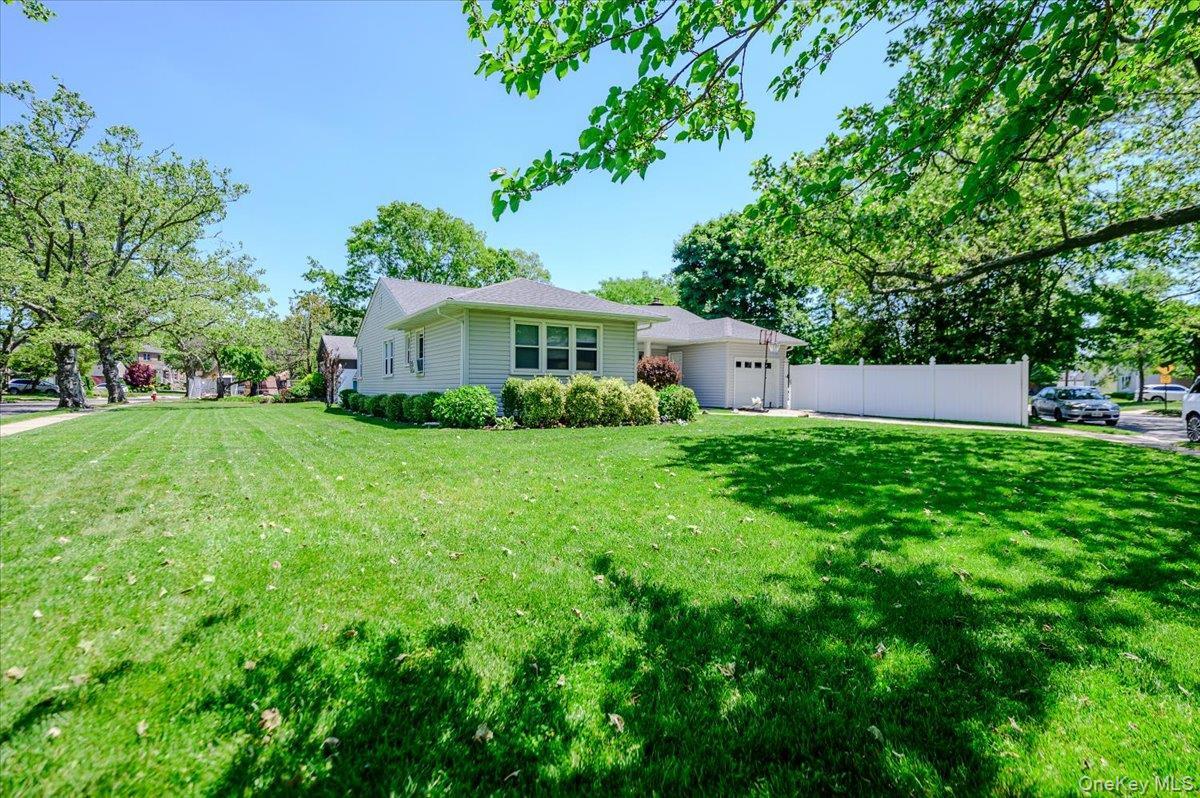 Single Family Allen Road  Nassau County, NY 11598, MLS-1005428-23
