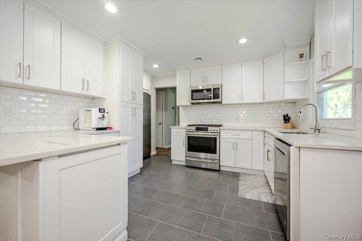 Single Family Allen Road  Nassau County, NY 11598, MLS-1005428-8
