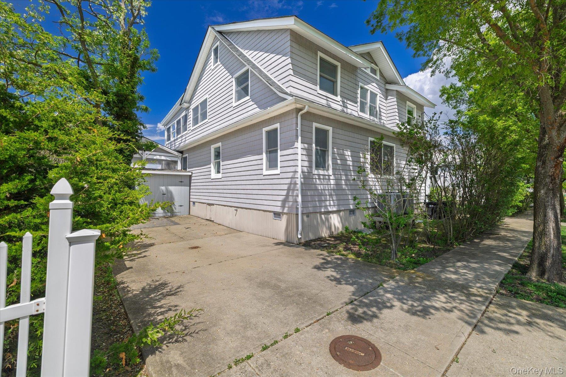 Single Family Roosevelt Avenue Nassau County, NY 11520, MLS-1005548-10