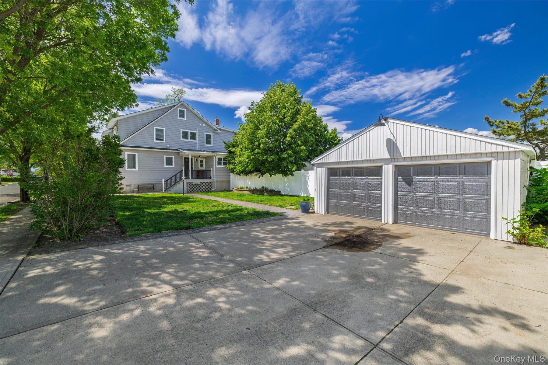 Single Family Roosevelt Avenue Nassau County, NY 11520, MLS-1005548-3
