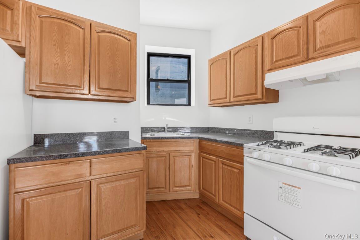 Coop Amsterdam Avenue  Manhattan, NY 10031, MLS-1005563-10