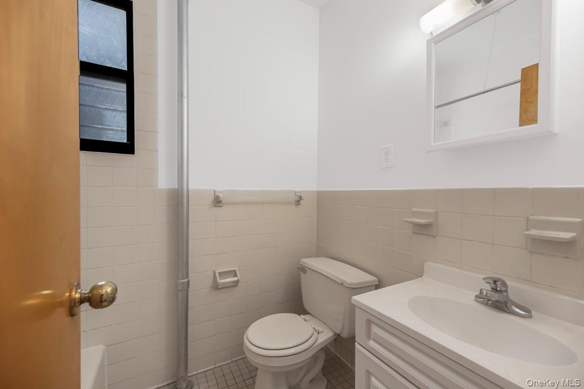 Coop Amsterdam Avenue  Manhattan, NY 10031, MLS-1005563-16