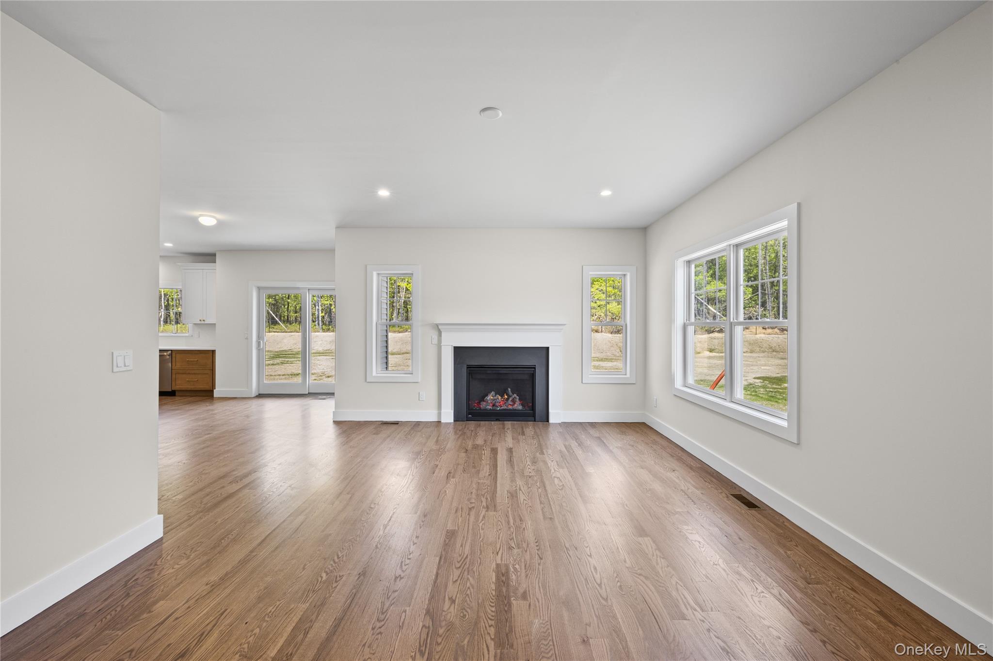 Single Family Jersey Avenue Suffolk County, NY 11764, MLS-1005569-13