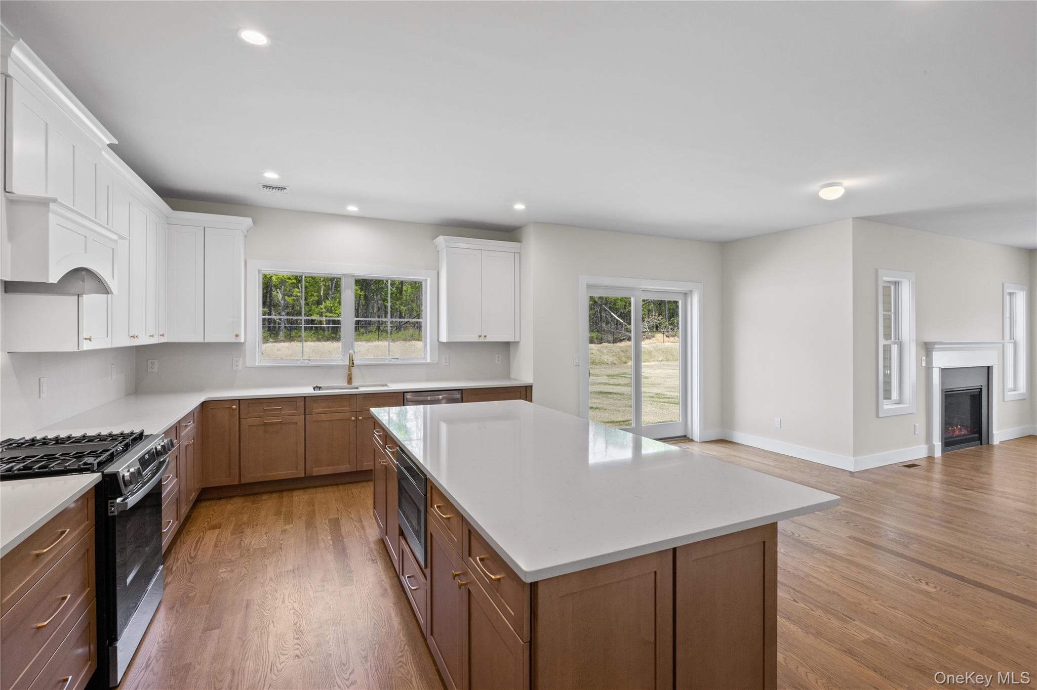 Single Family Jersey Avenue Suffolk County, NY 11764, MLS-1005569-14