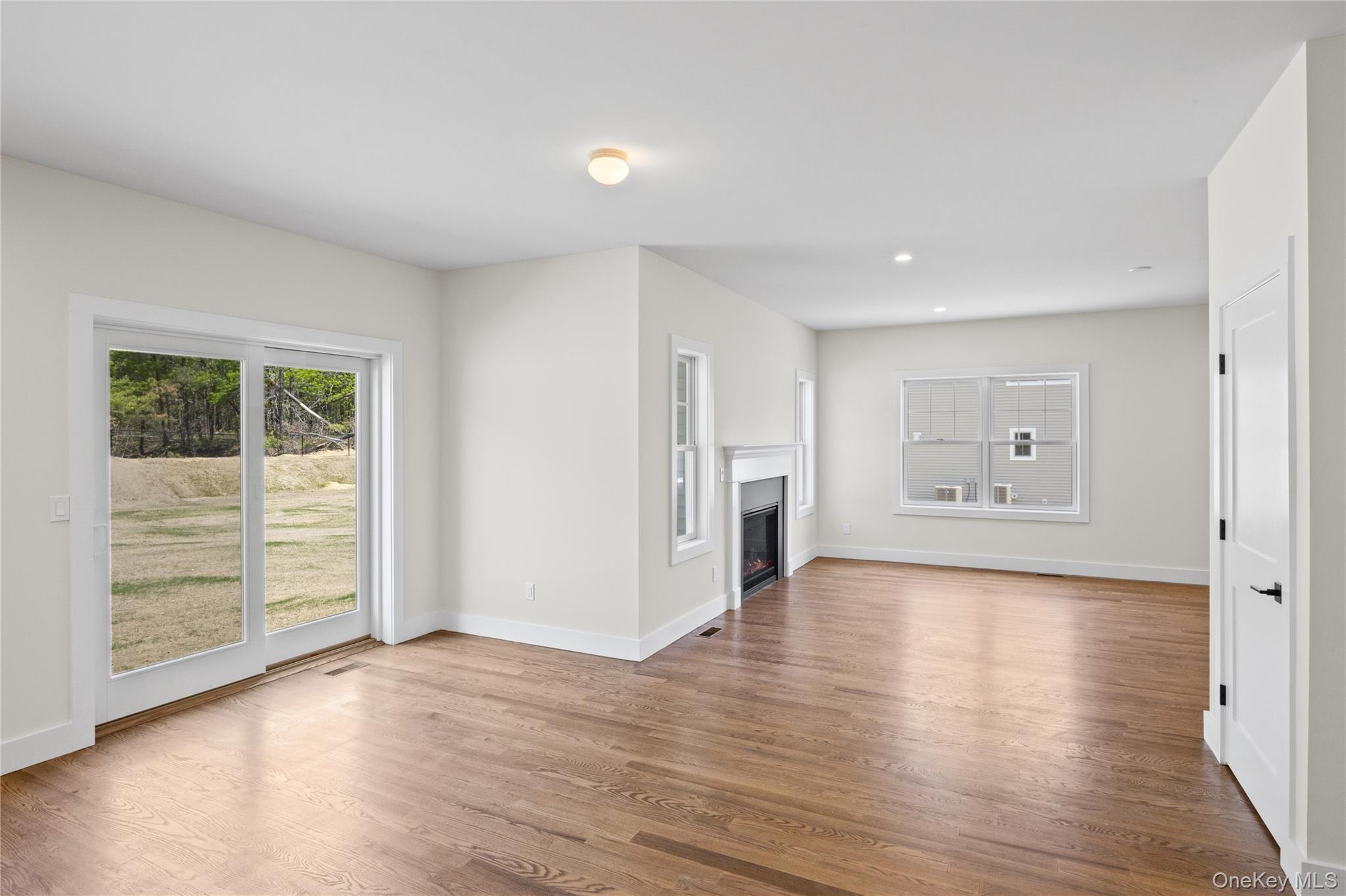 Single Family Jersey Avenue Suffolk County, NY 11764, MLS-1005569-20