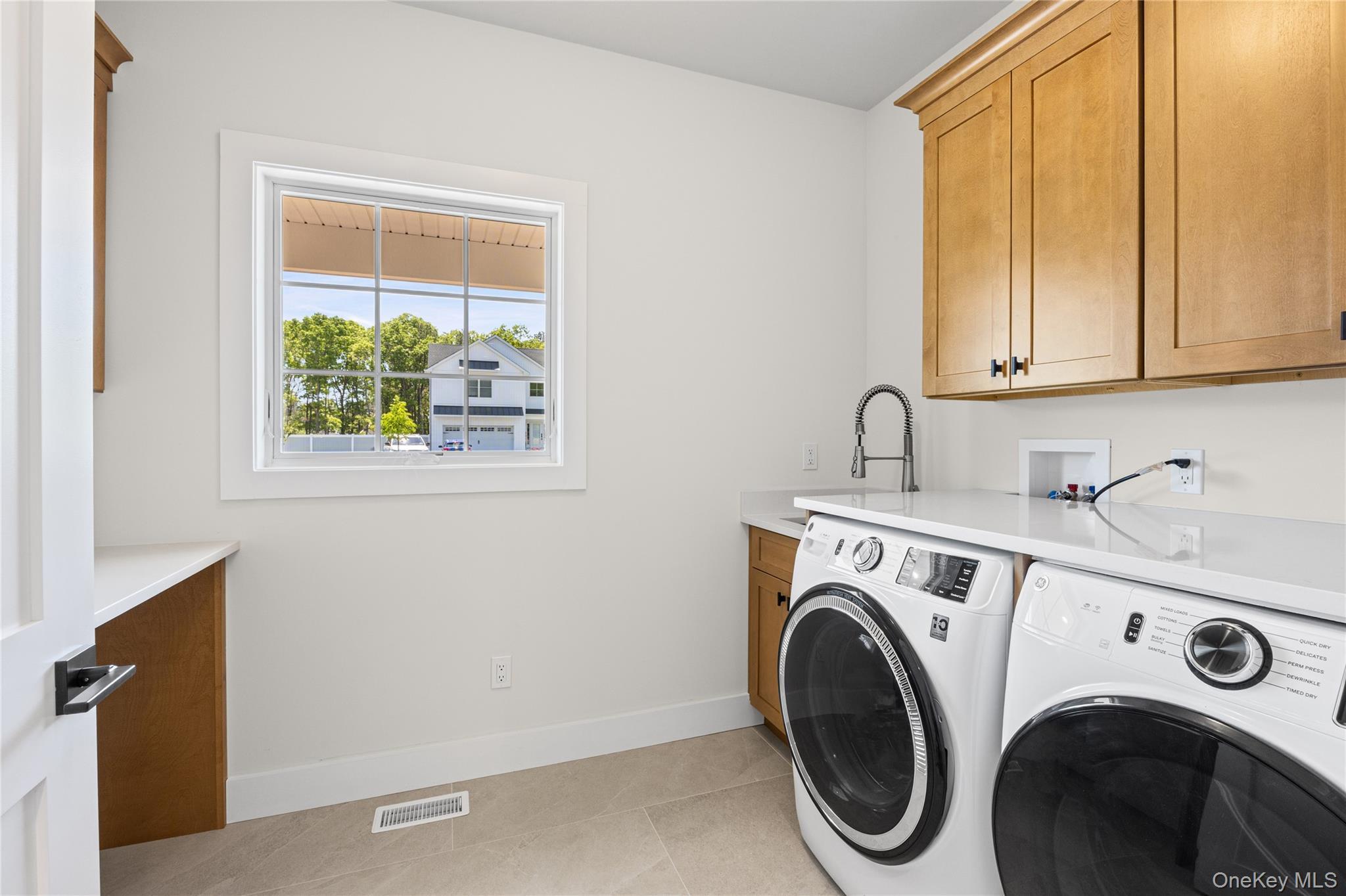 Single Family Jersey Avenue Suffolk County, NY 11764, MLS-1005569-25