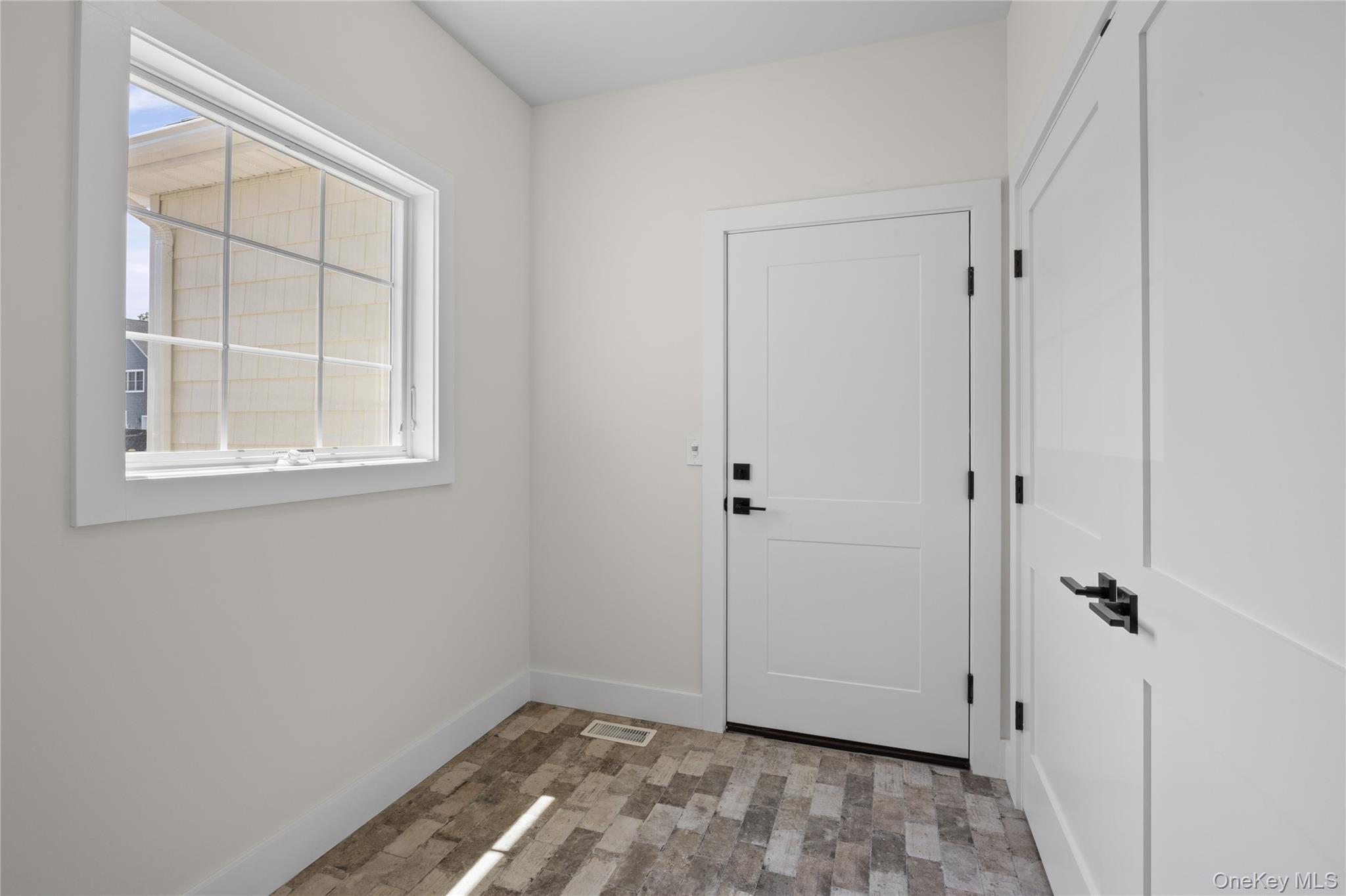 Single Family Jersey Avenue Suffolk County, NY 11764, MLS-1005569-42