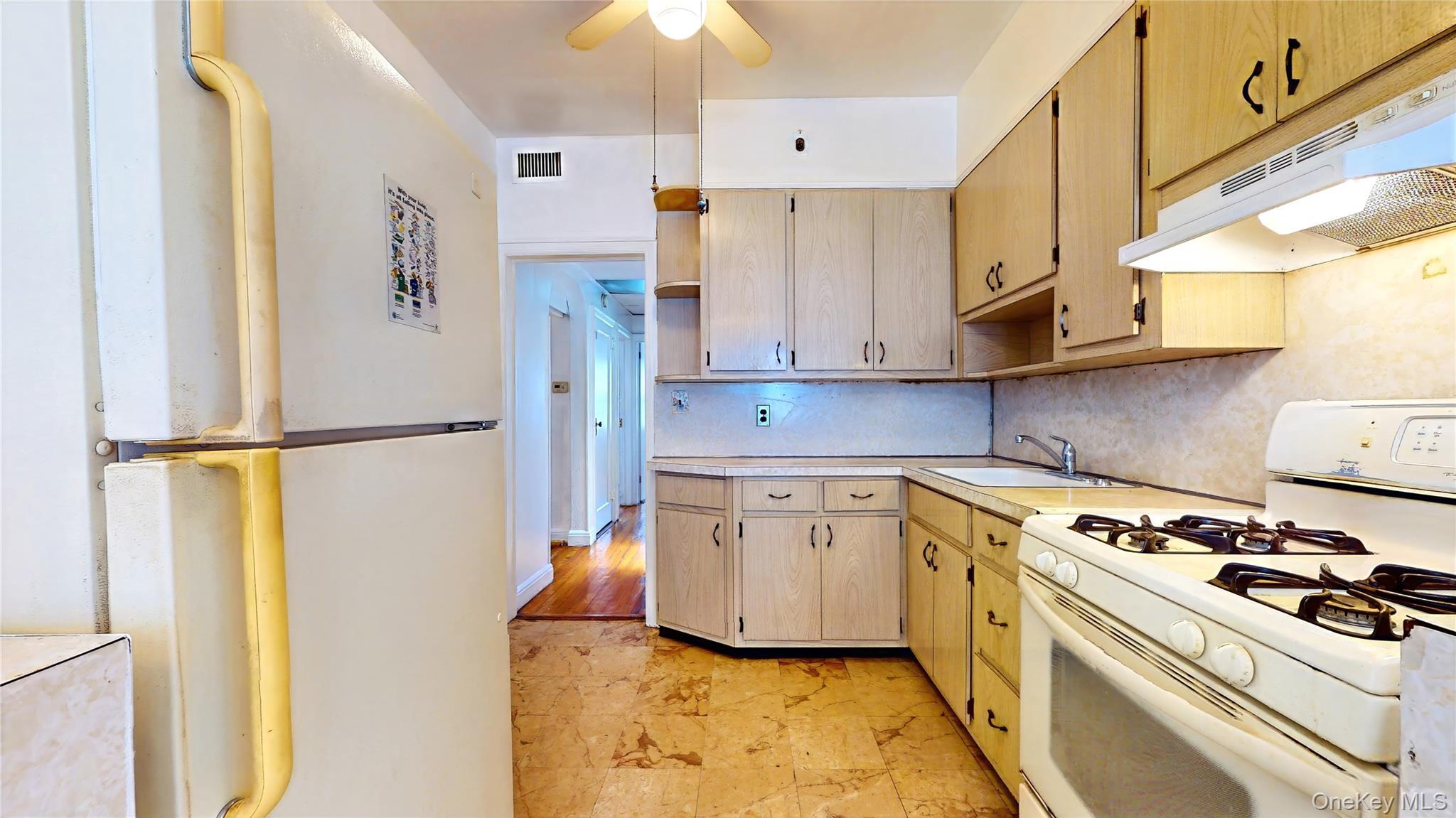 Single Family 82nd Queens, NY 11370, MLS-1005601-5