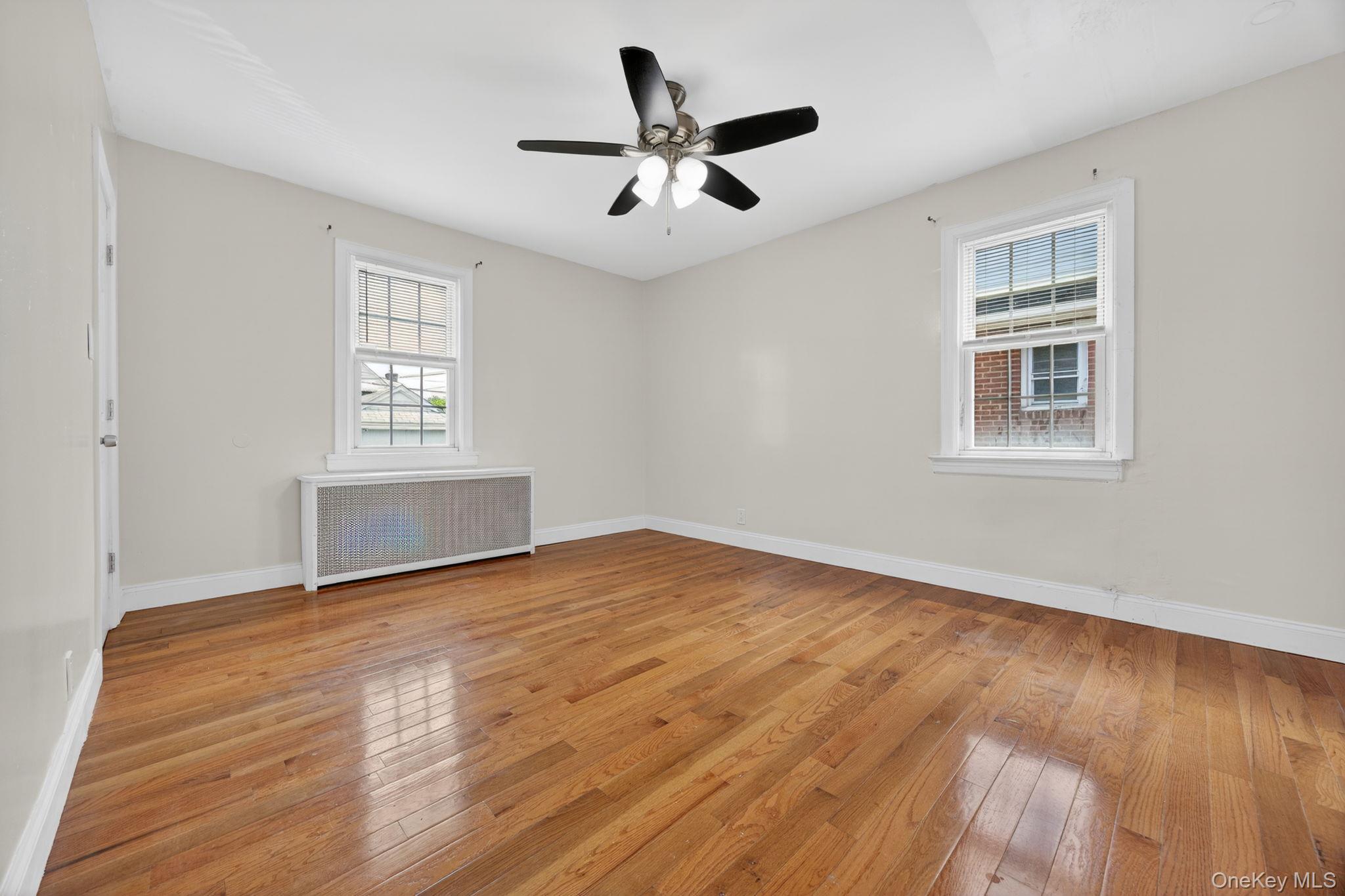Single Family Little Neck Queens, NY 11004, MLS-1005623-11