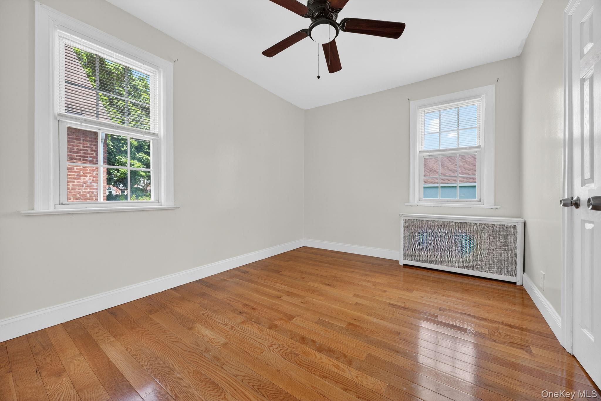 Single Family Little Neck Queens, NY 11004, MLS-1005623-12