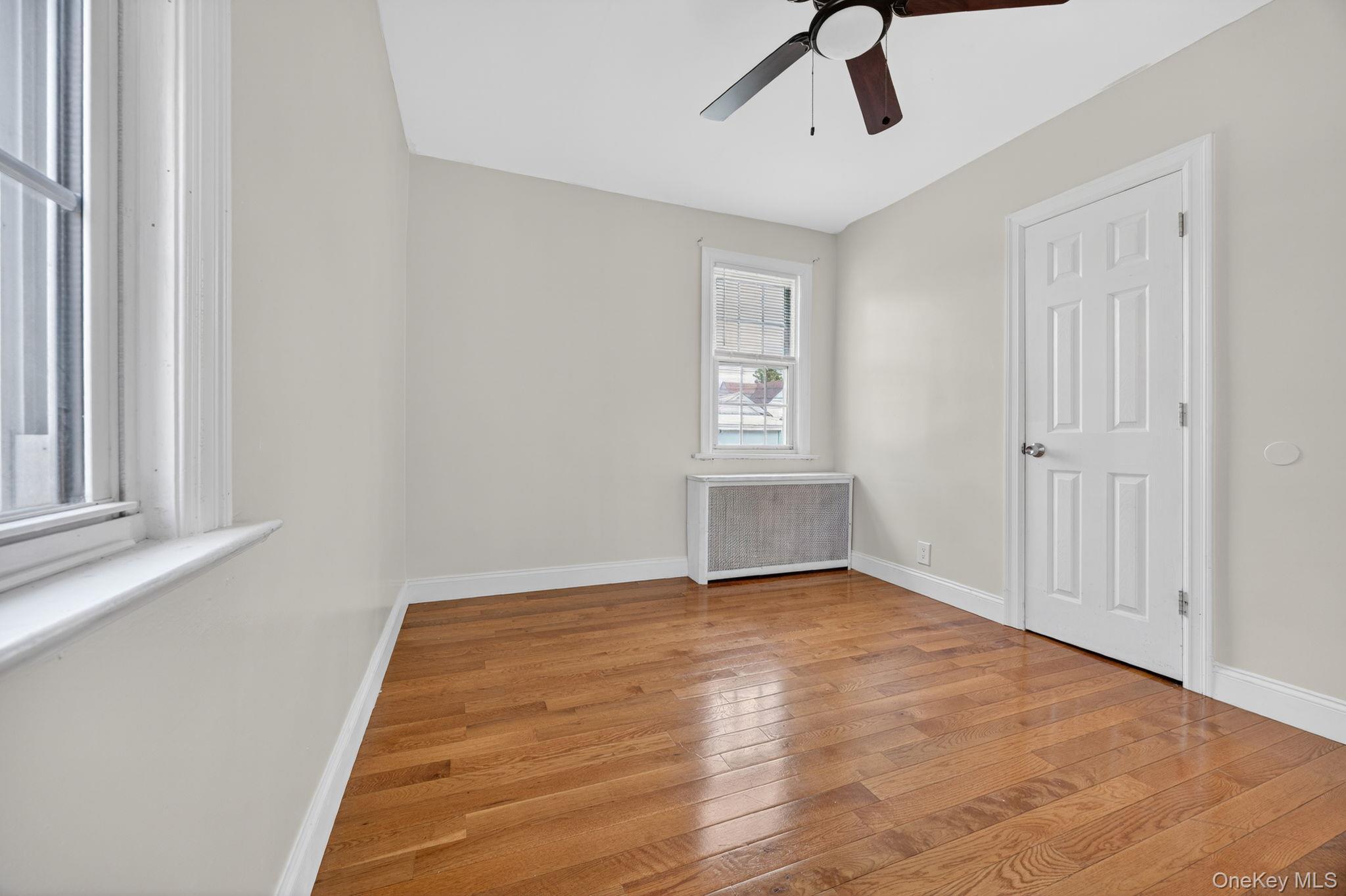 Single Family Little Neck Queens, NY 11004, MLS-1005623-13