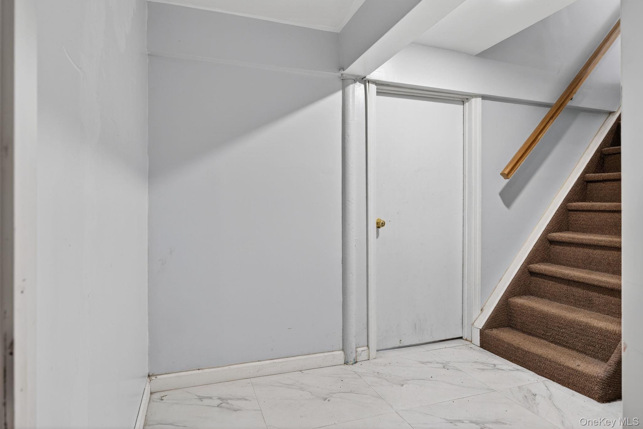 Single Family Little Neck Queens, NY 11004, MLS-1005623-18