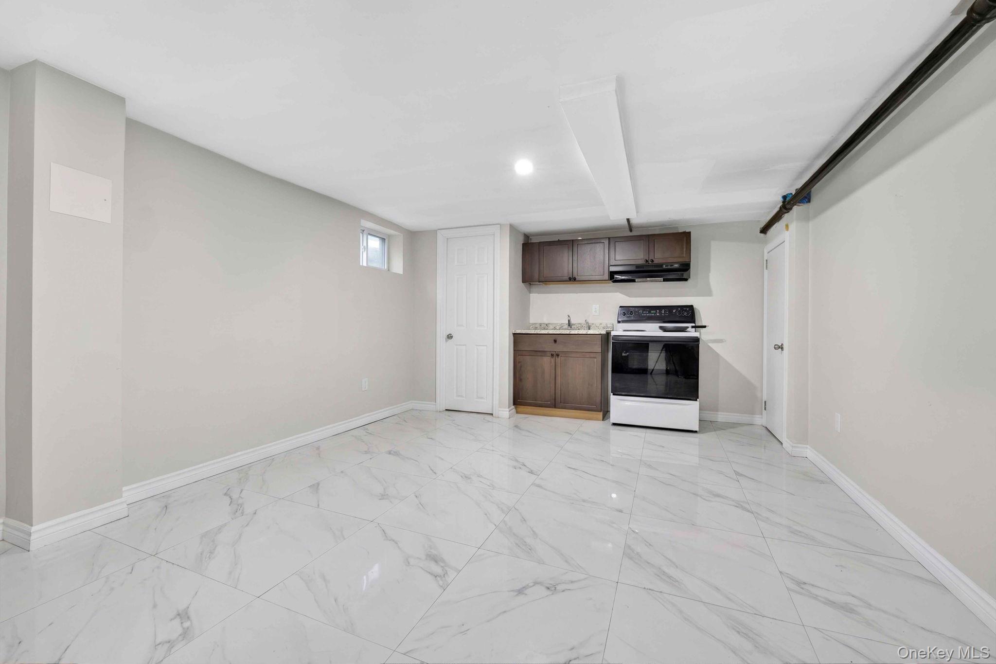Single Family Little Neck Queens, NY 11004, MLS-1005623-19